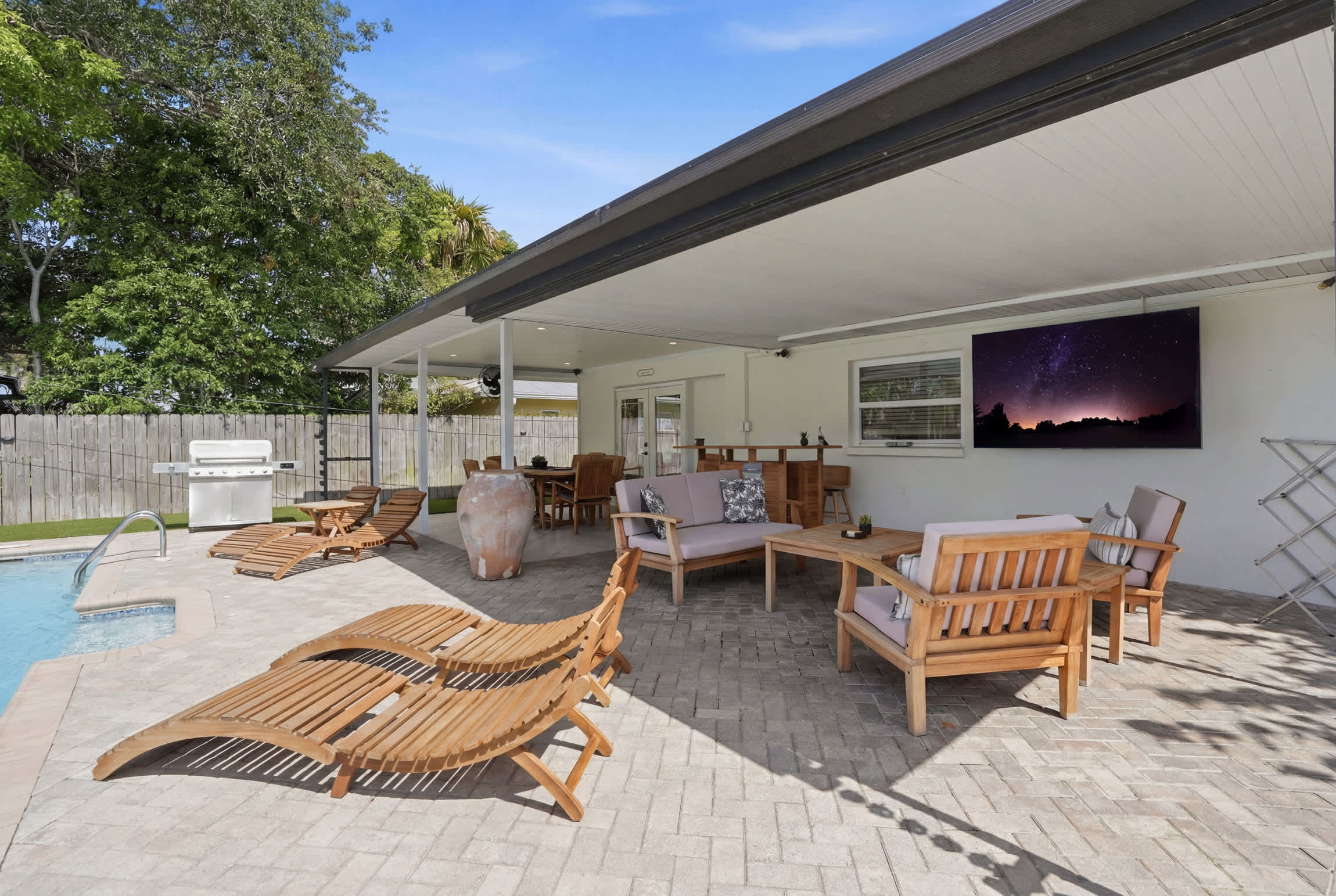 The Full Florida Experience Pool Bikes and Beach | Photo 31