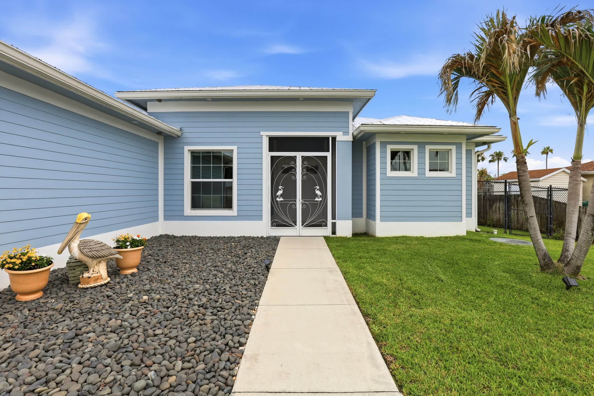 Waterfront Home Dock Boat Lift Close to Beach | Photo 5