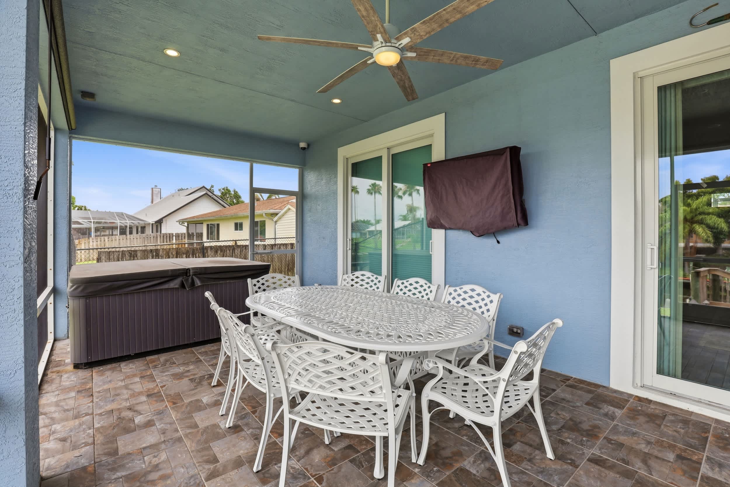 Waterfront Home Dock Boat Lift Close to Beach | Photo 38