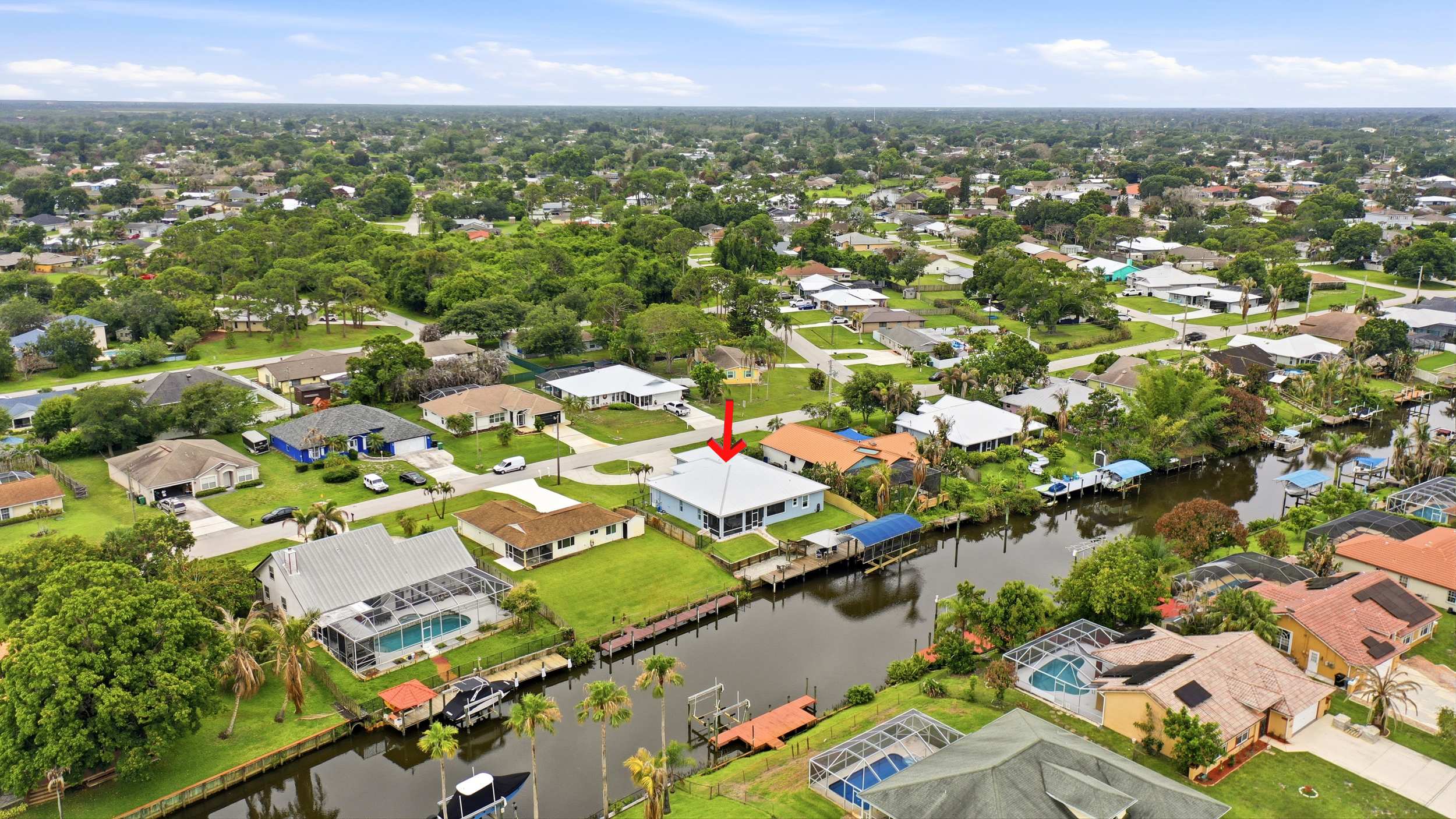 Waterfront Home Dock Boat Lift Close to Beach | Photo 40