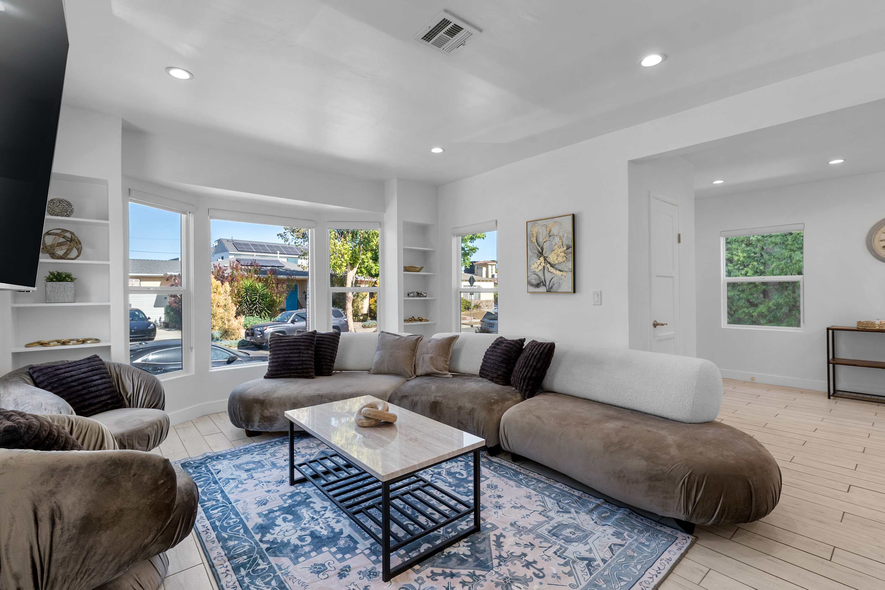 Four Bedroom Westside LA Villa with Backyard