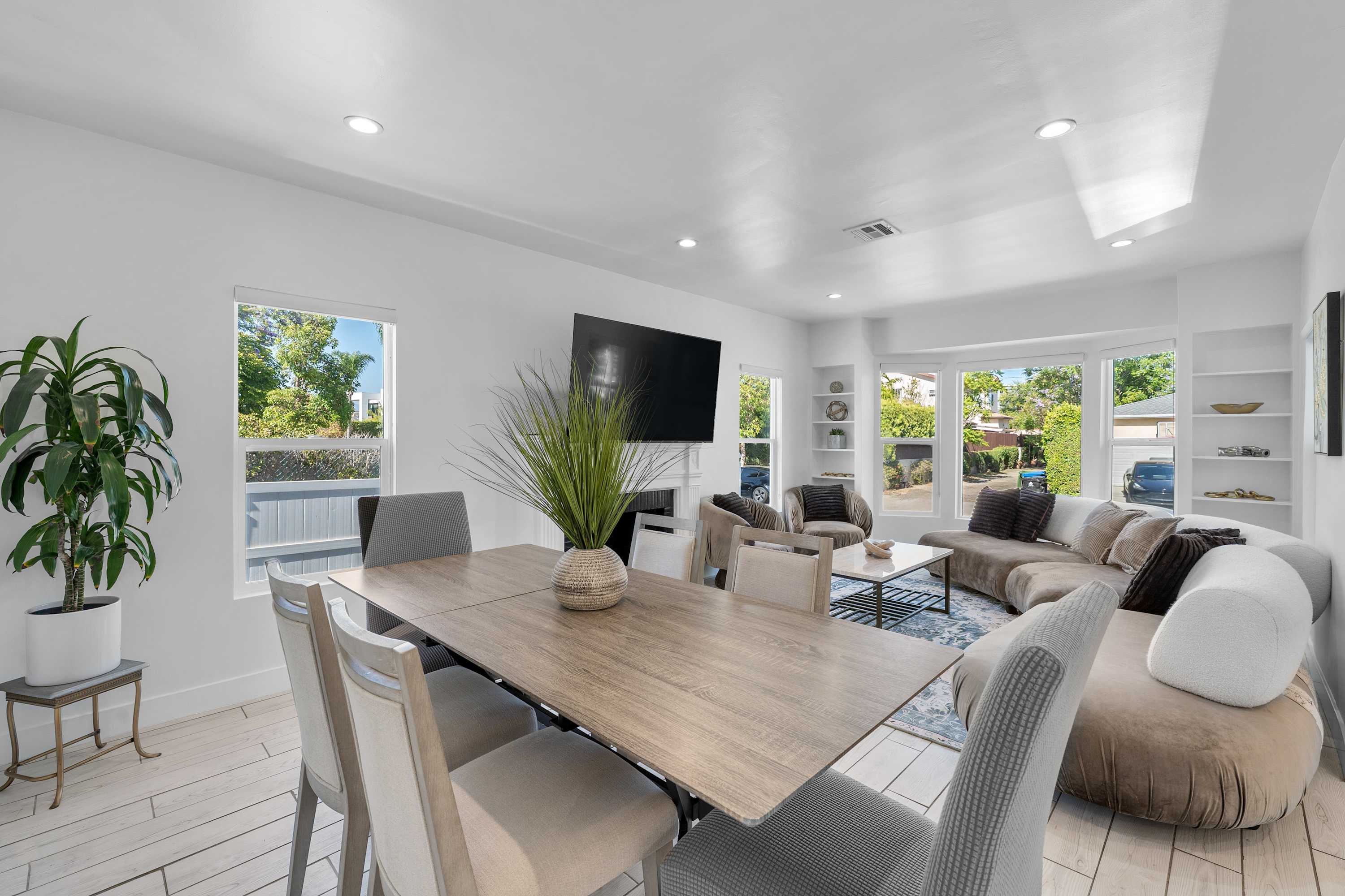 Four Bedroom Westside LA Villa with Backyard