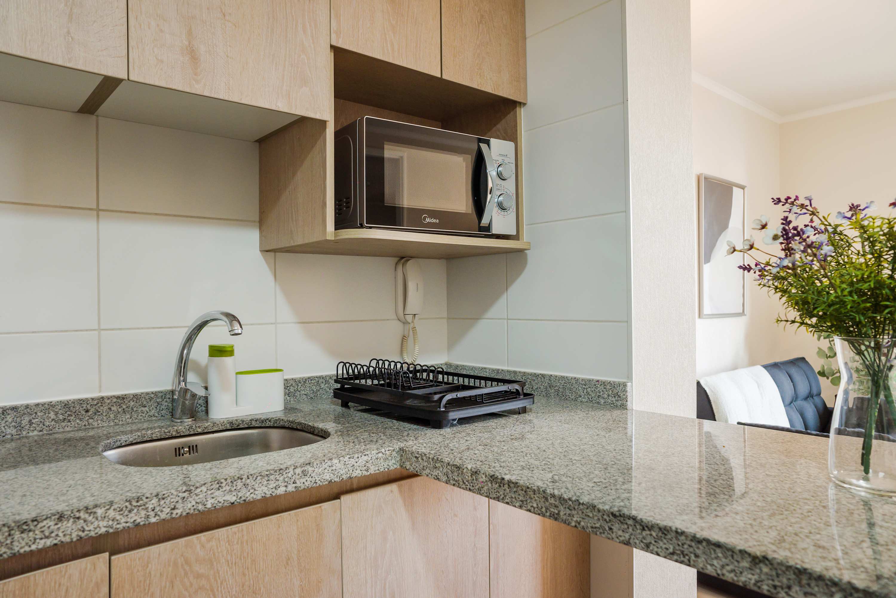 Discover Santiago: Apto. with Balcony & Free WiFi