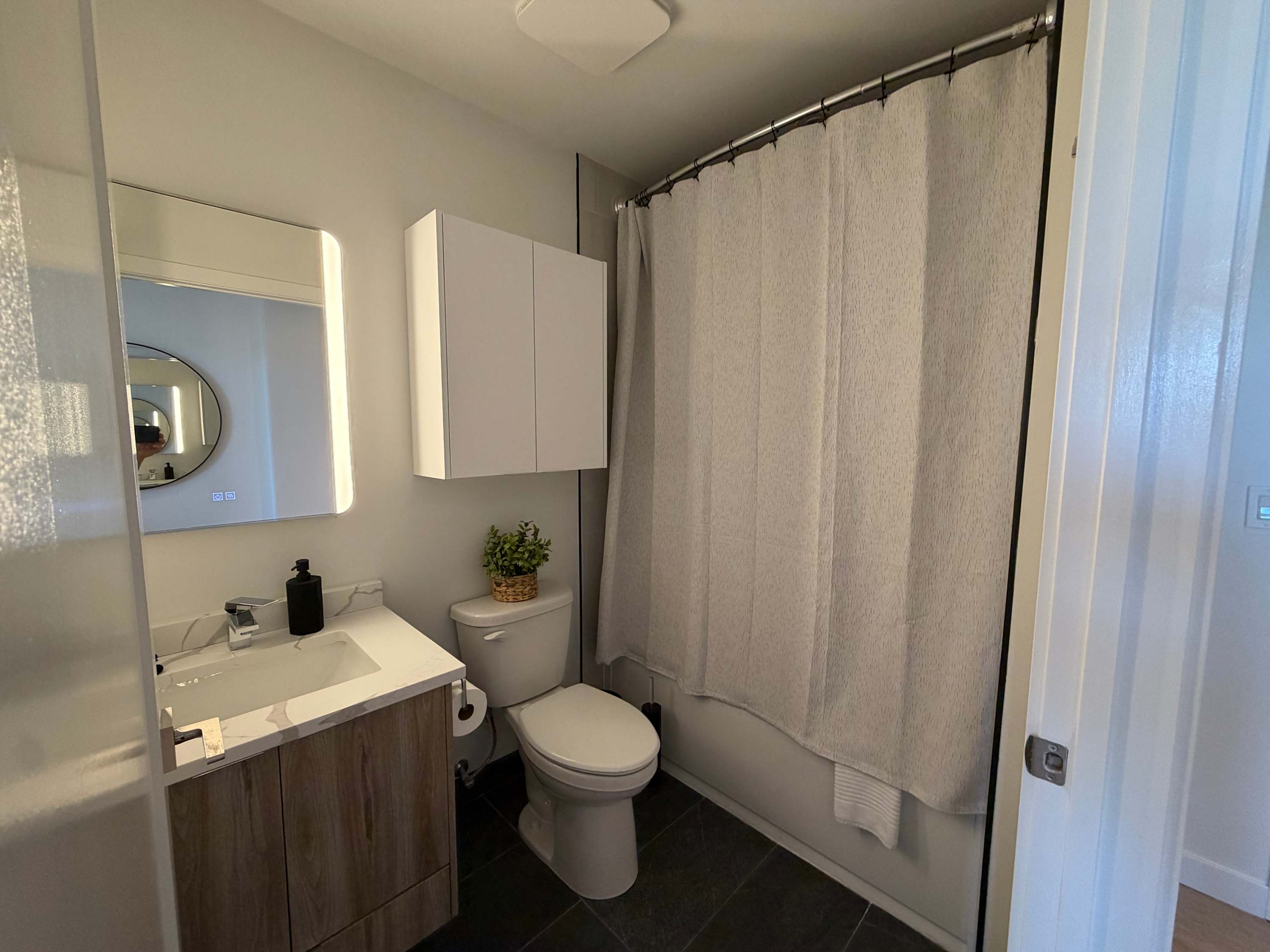Northend HFX 2 BR/ 2 Bath Penthouse with waterview