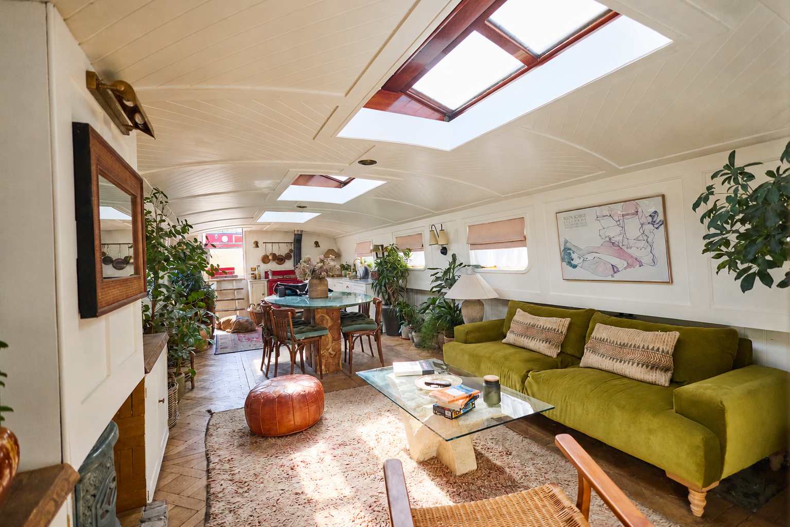 The Arts Barge in Lea Bridge Road 146 E5 9RB - Property image 14 - VivreStays