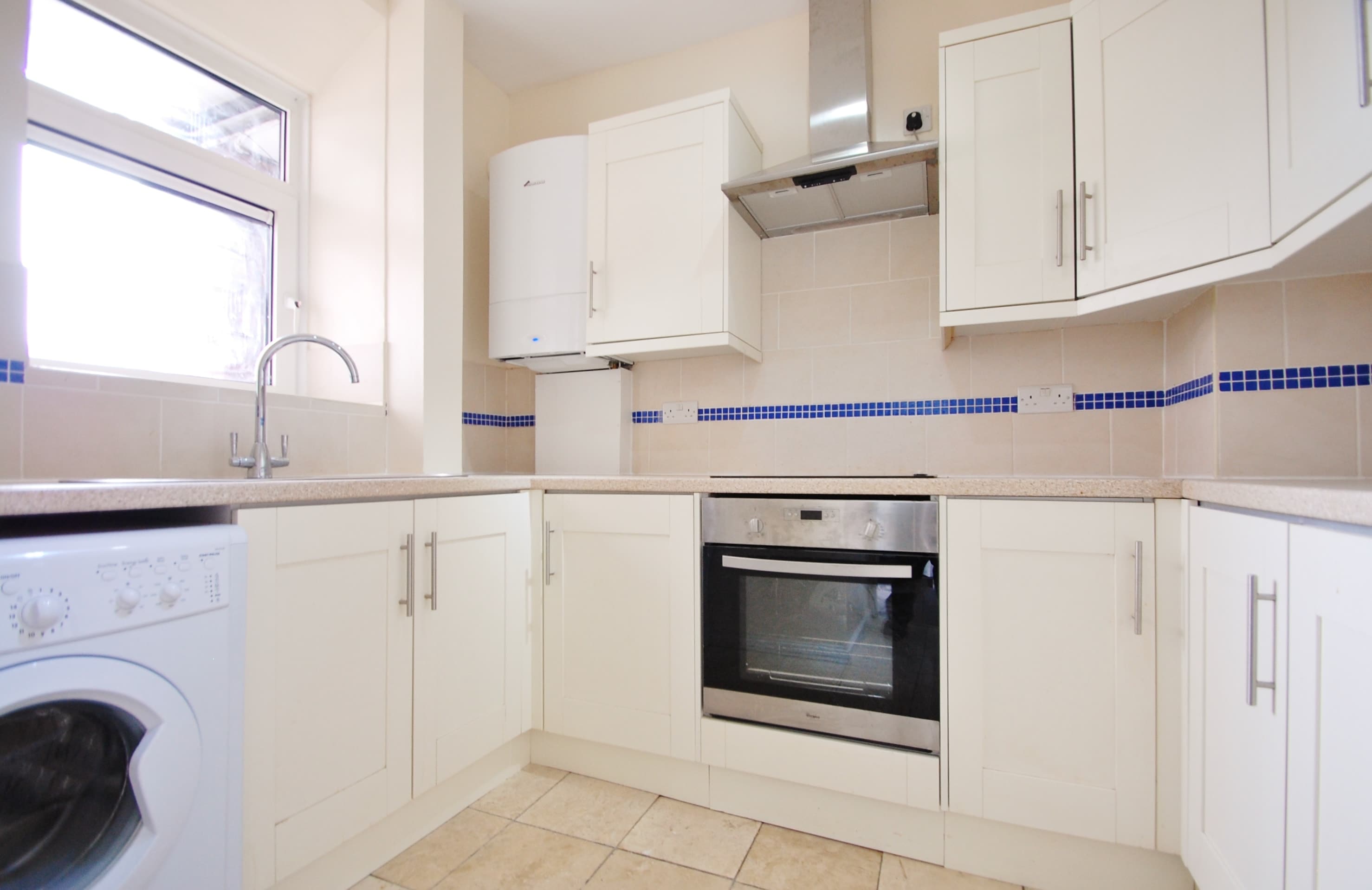 2bed 1.5bath Peckham Rye Pad with park & parking