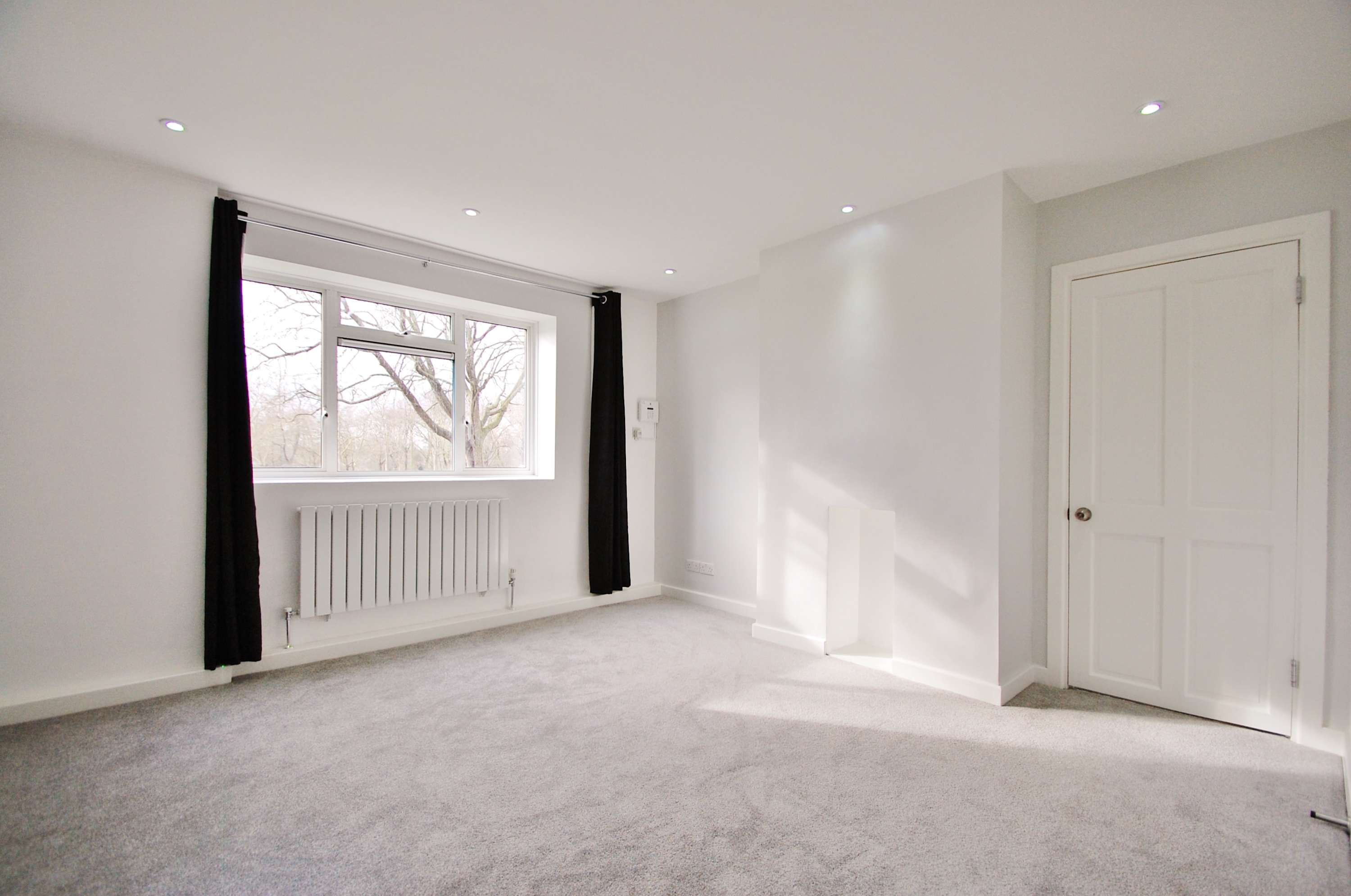 2bed 1.5bath Peckham Rye Pad with park & parking