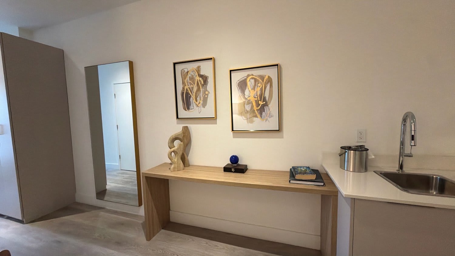 Brickell Studio - Pool & Gym Access