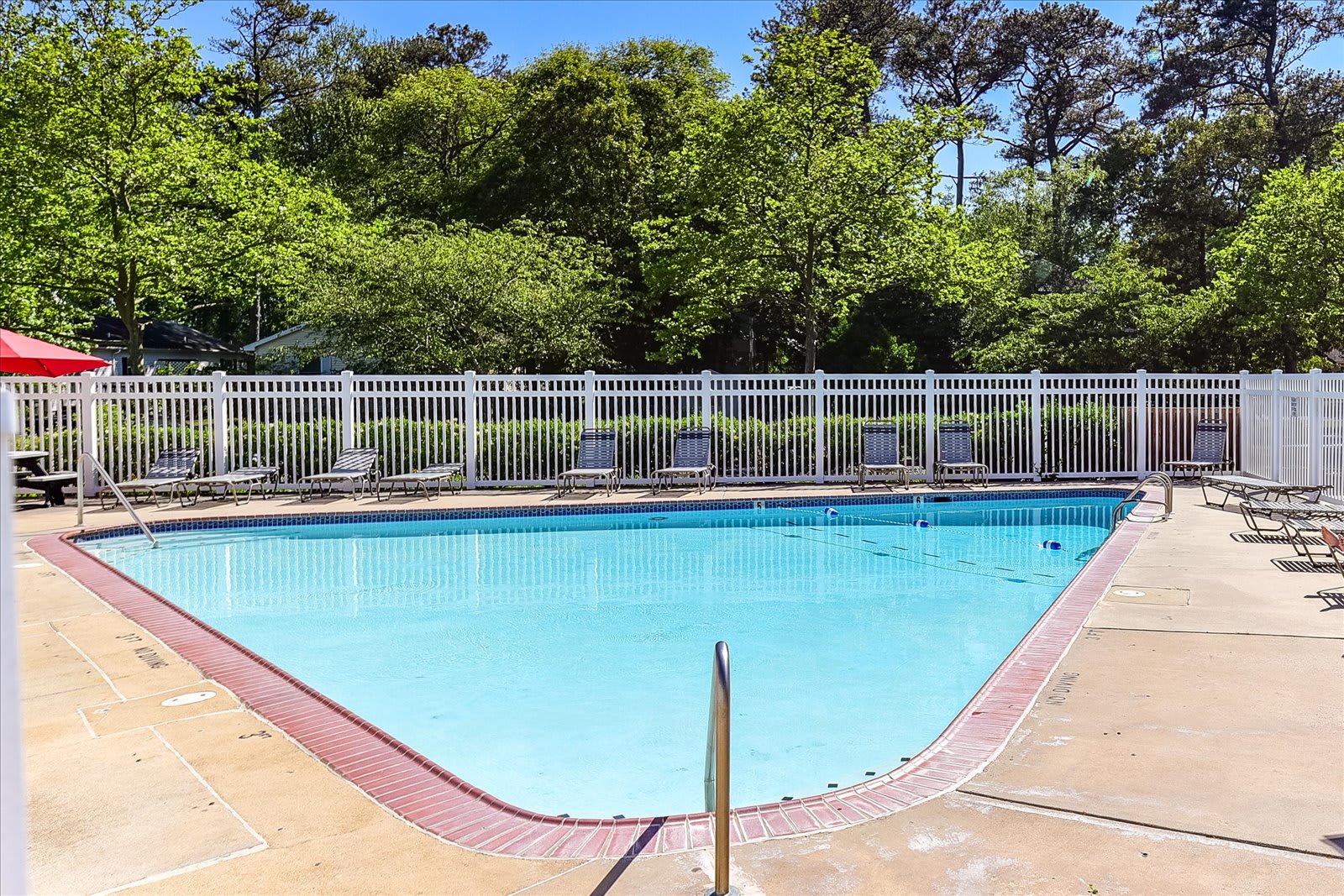 Villa Style Condo with Good Outdoor Space and Pool | Photo 3