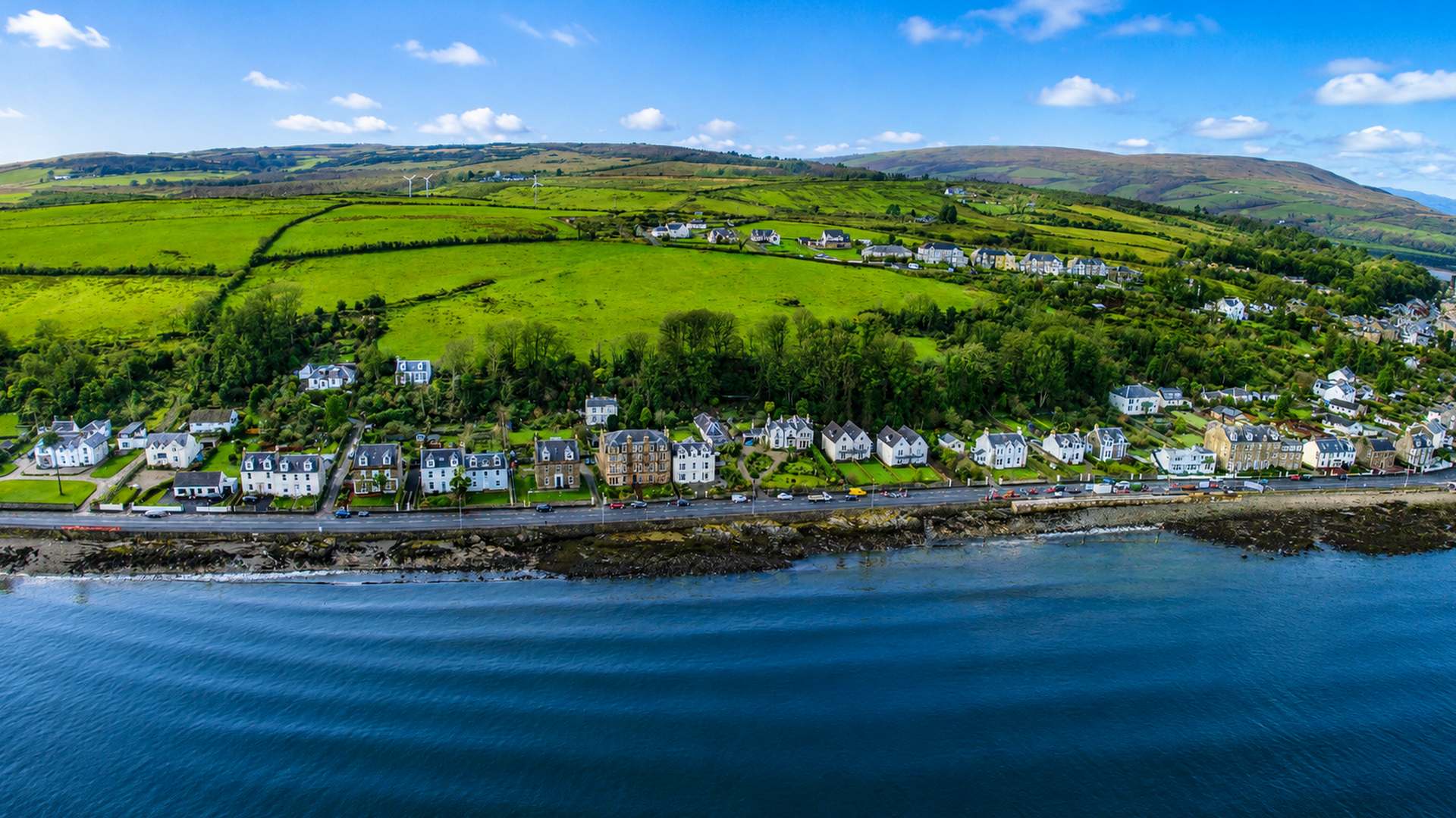 Modern Waterfront Apartment with Stunning Sea Views in Ardbeg Road 27 PA20 0NL - Property image 5 - VivreStays