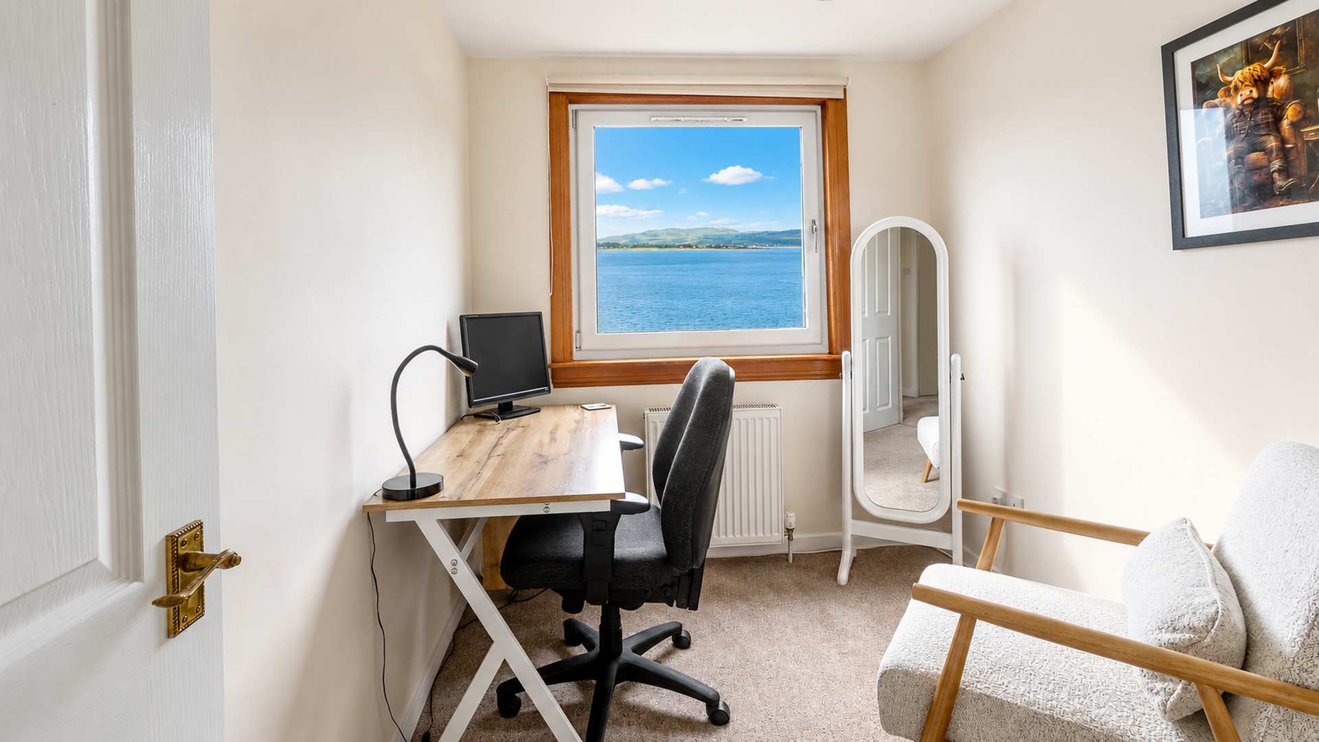 Modern Waterfront Apartment with Stunning Sea Views in Ardbeg Road 27 PA20 0NL - Property image 8 - VivreStays