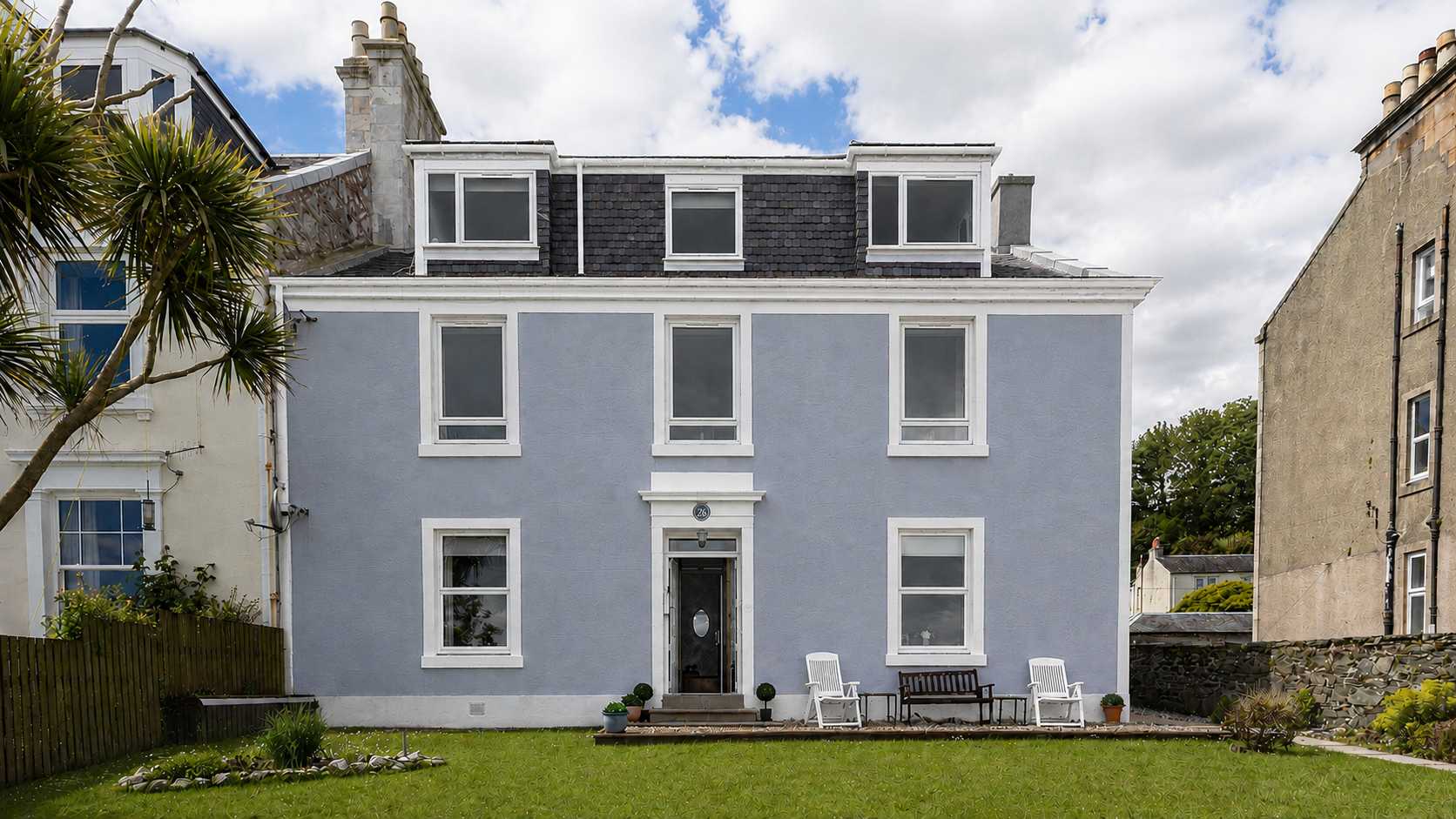 Modern Waterfront Apartment with Stunning Sea Views in Ardbeg Road 27 PA20 0NL - Property image 10 - VivreStays