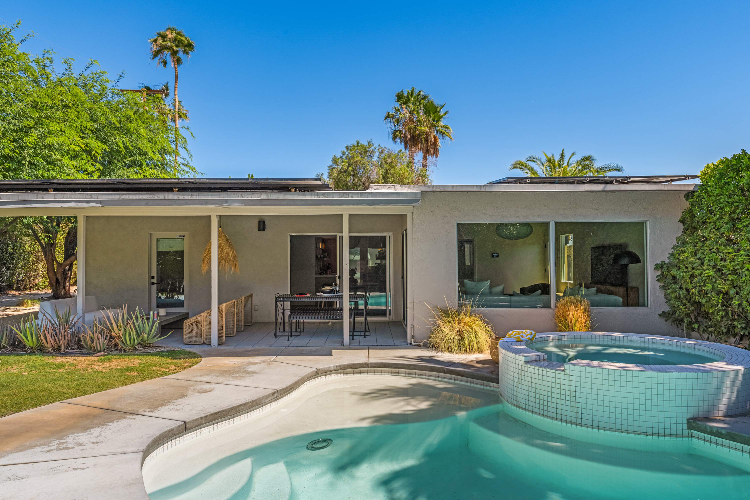 Pool | Meiselman in Palm Springs, California by Luxus Vacation Properties