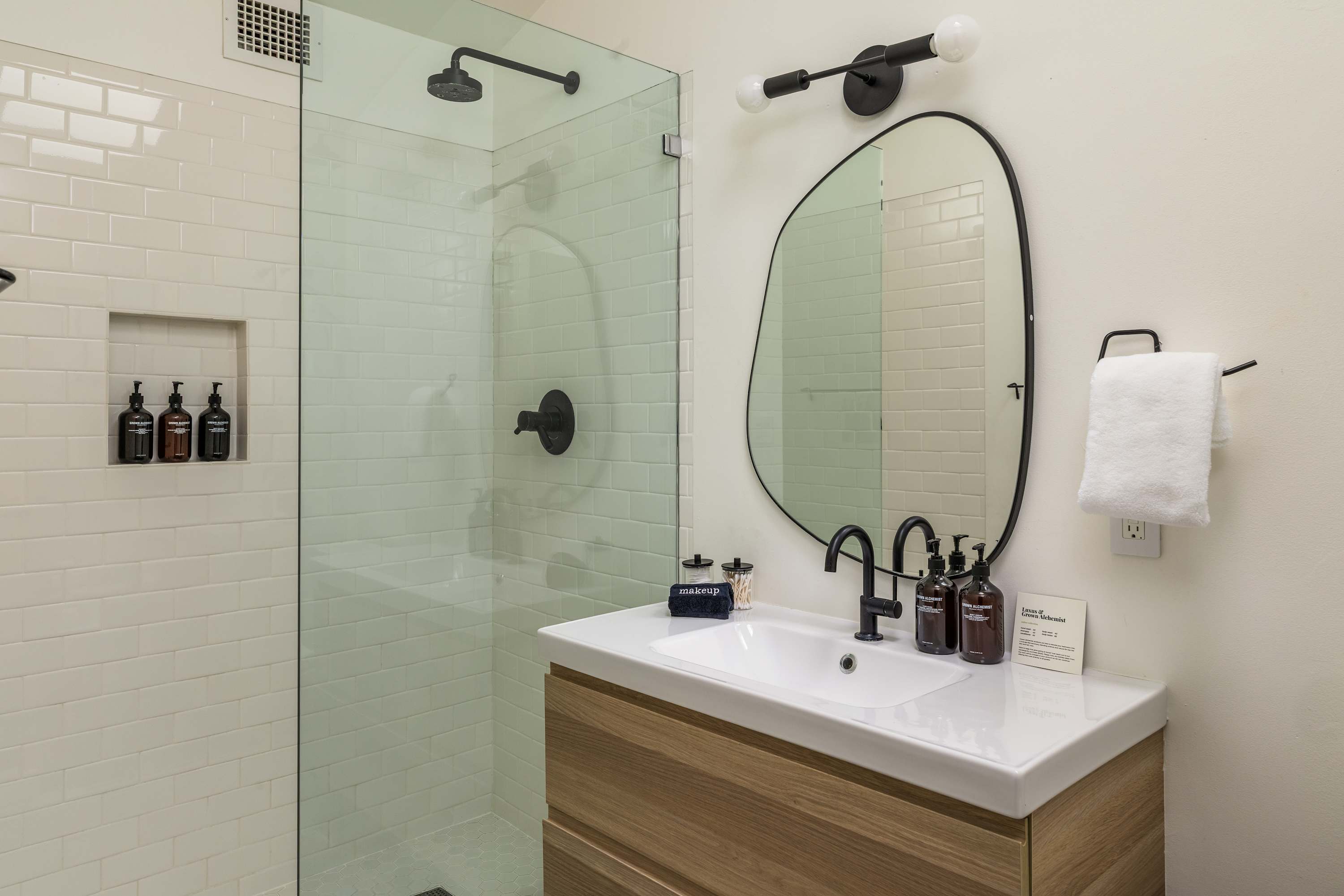 Primary Bathroom | Meiselman in Palm Springs, California by Luxus Vacation Properties