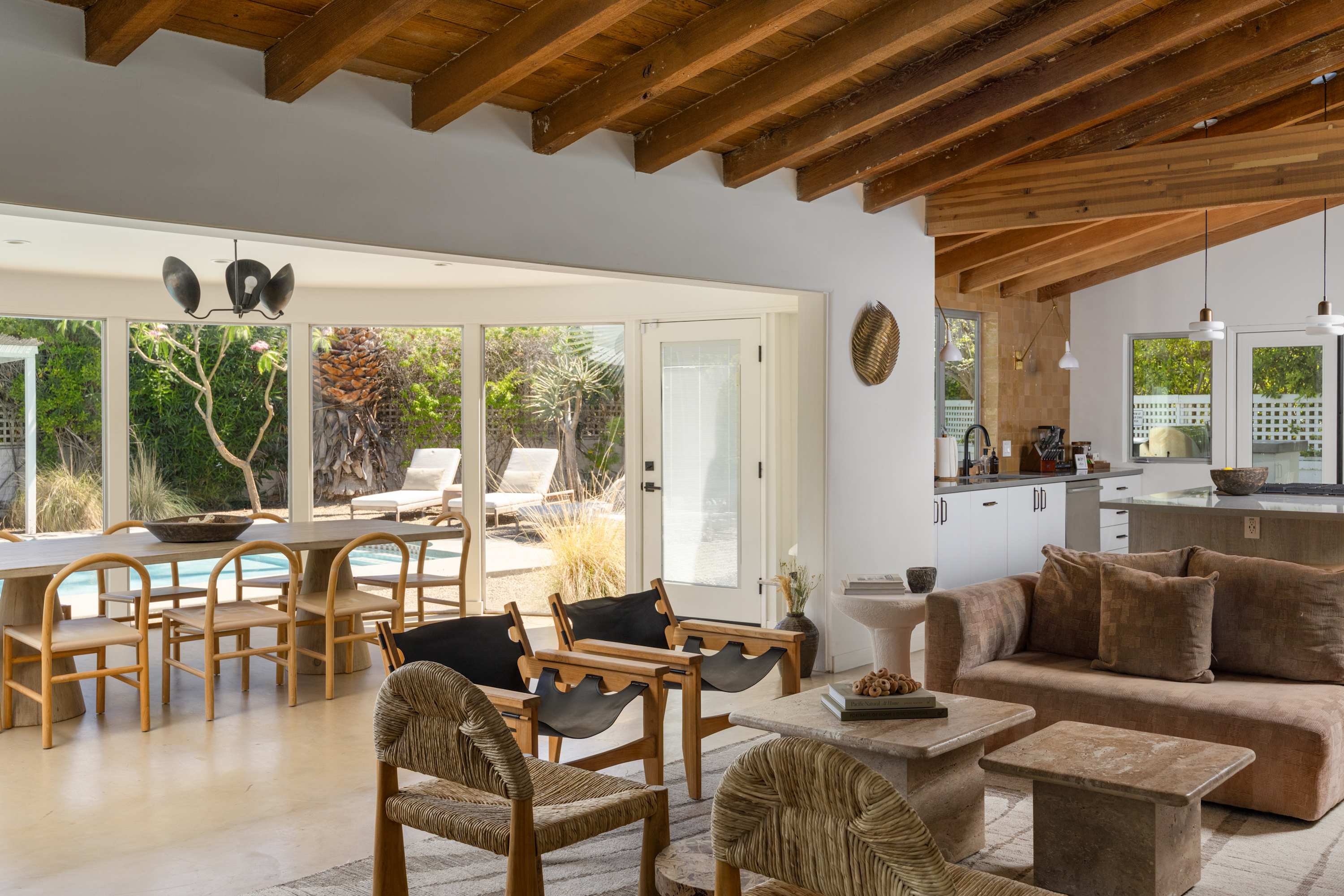 Living Room | San Simian in Palm Springs, California by Luxus Vacation Properties