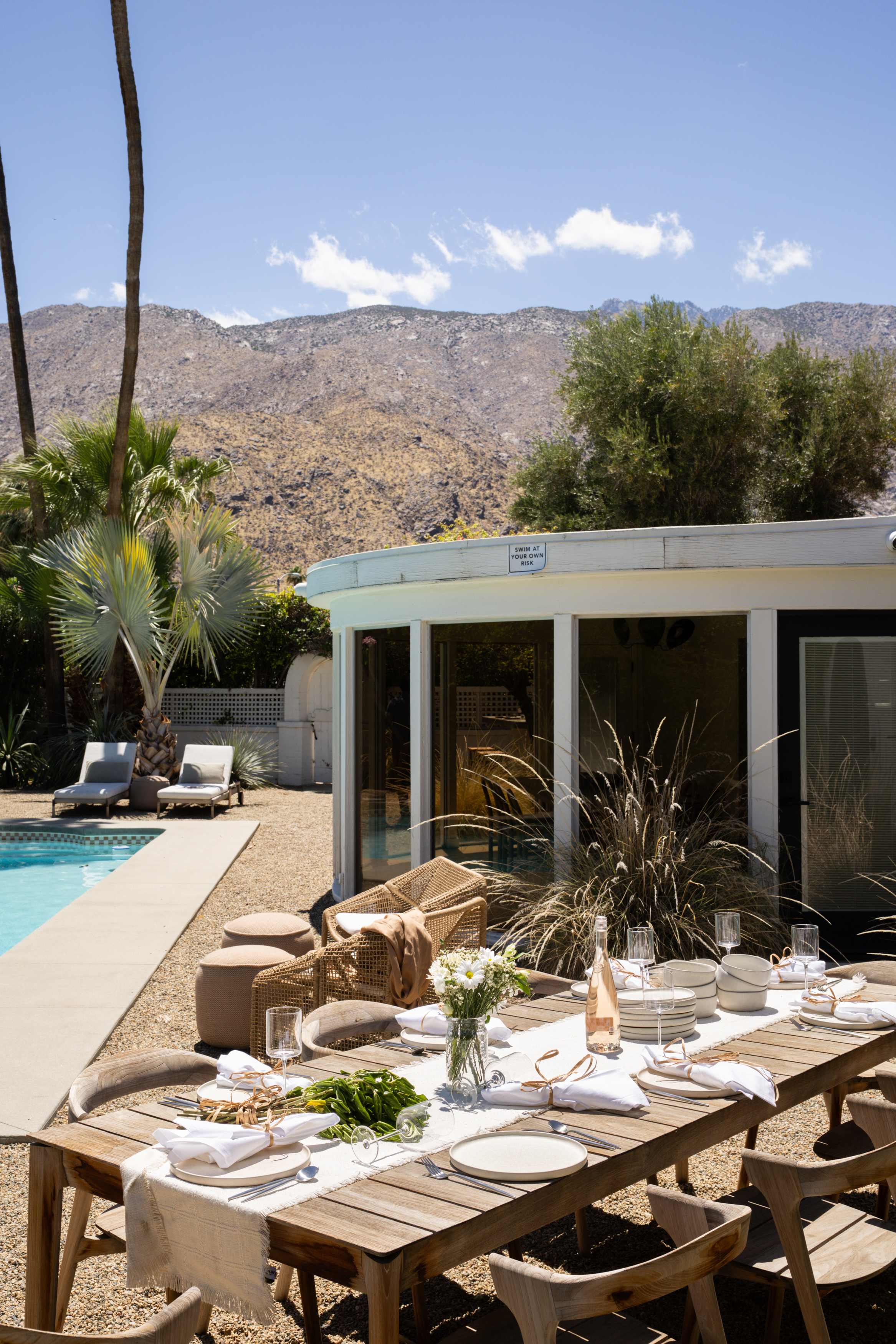 Backyard Dining | San Simian in Palm Springs, California by Luxus Vacation Properties