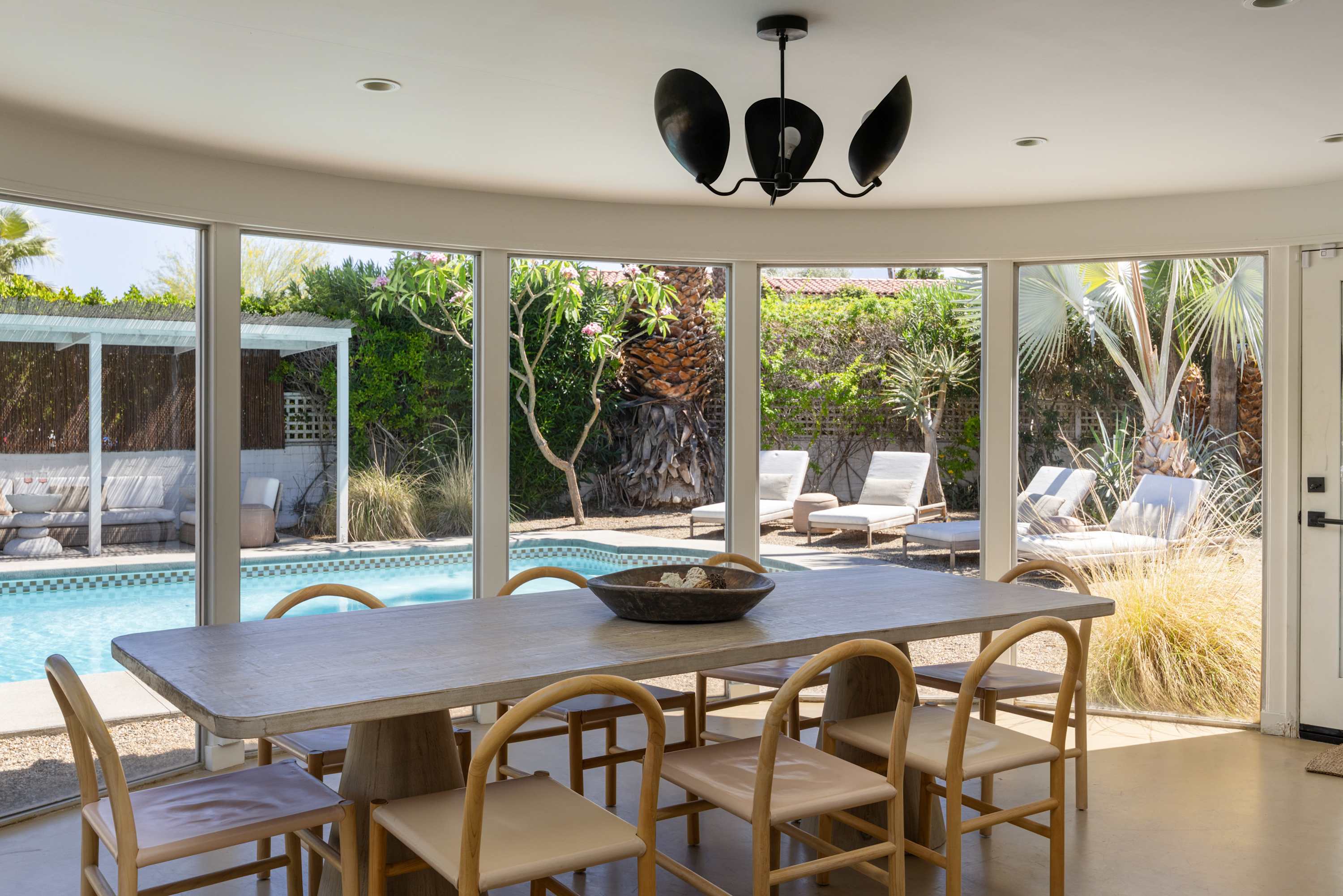 Dining Area | San Simian in Palm Springs, California by Luxus Vacation Properties