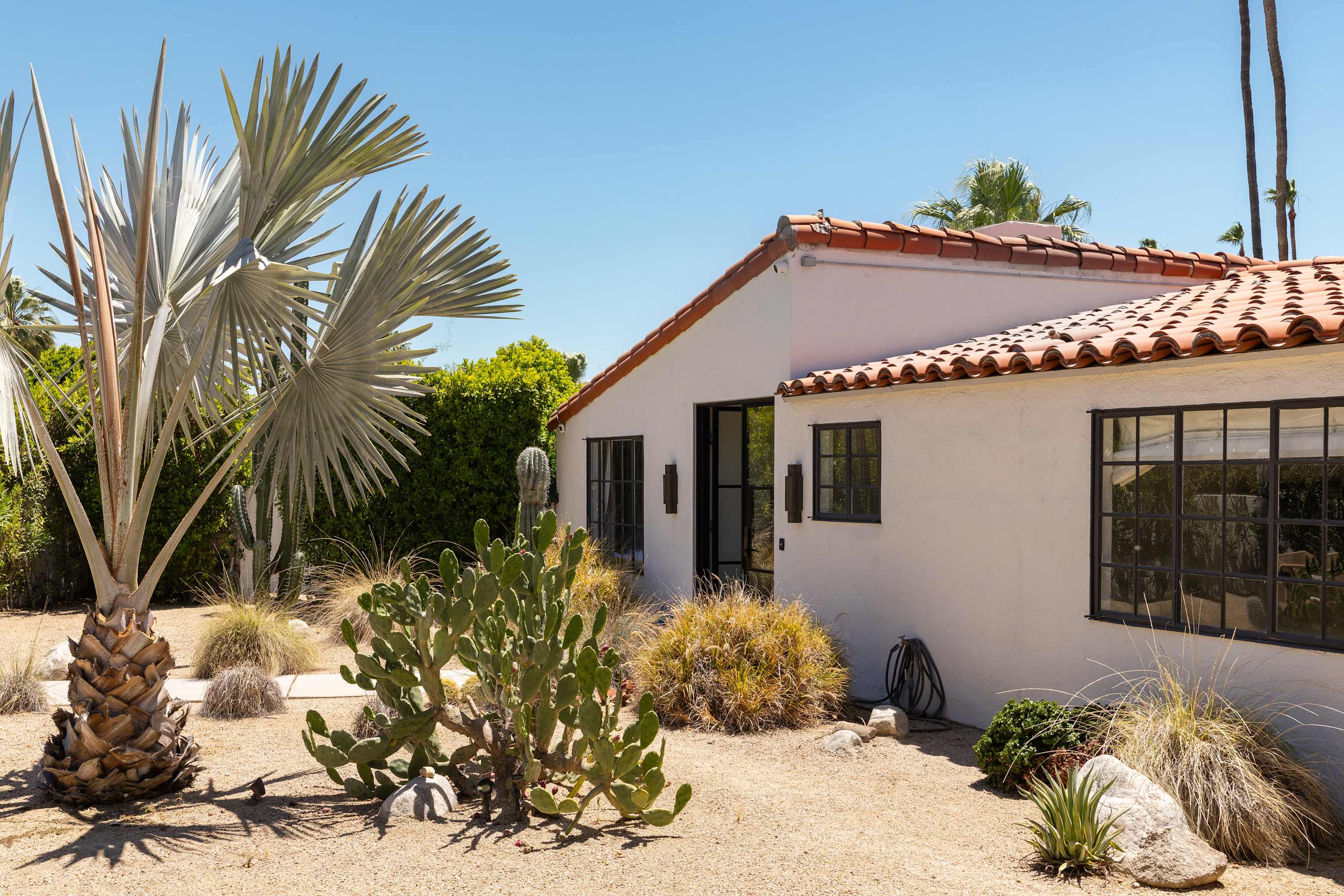 Backyard | San Simian in Palm Springs, California by Luxus Vacation Properties