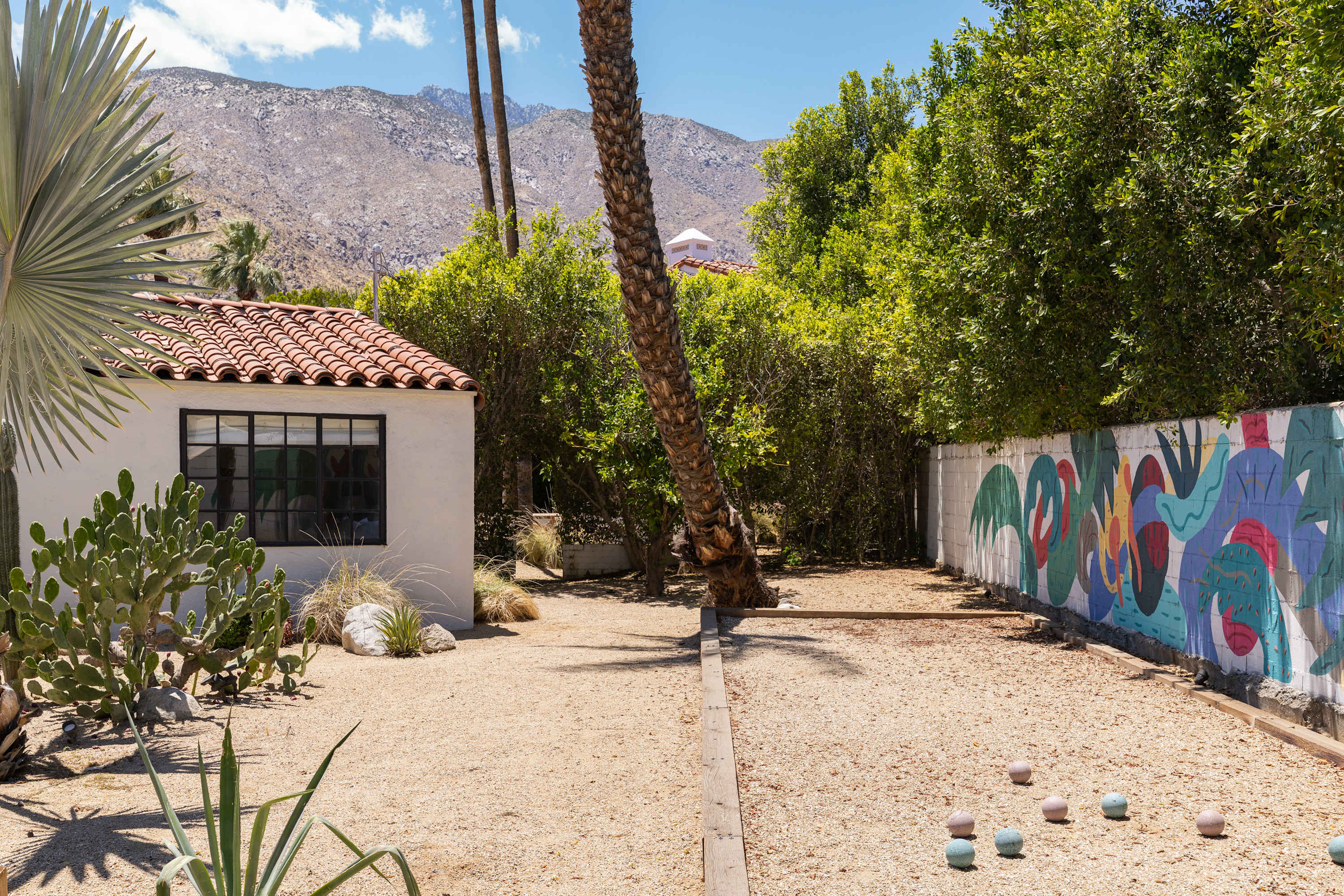 Backyard | San Simian in Palm Springs, California by Luxus Vacation Properties