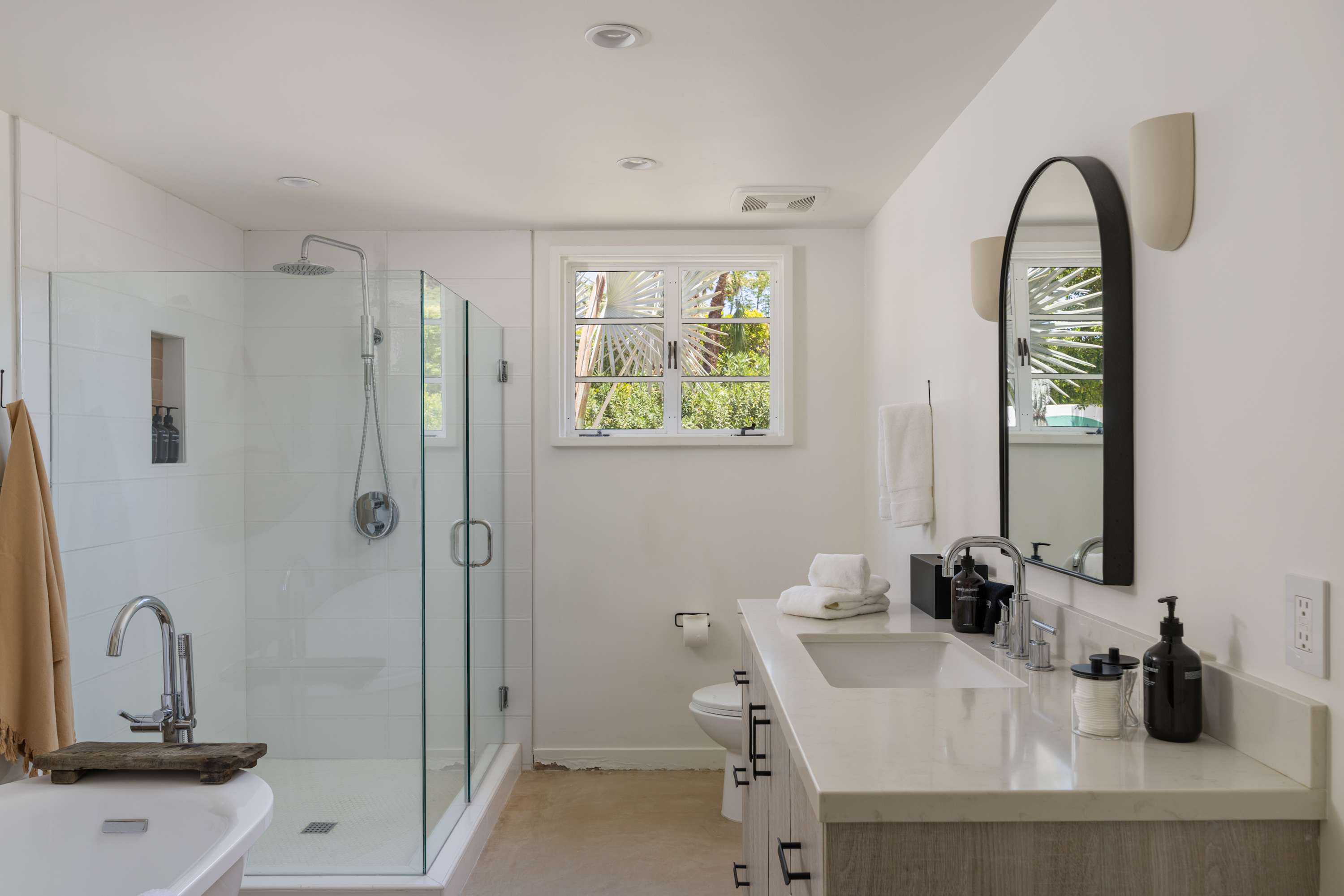 Bathroom 2 | San Simian in Palm Springs, California by Luxus Vacation Properties