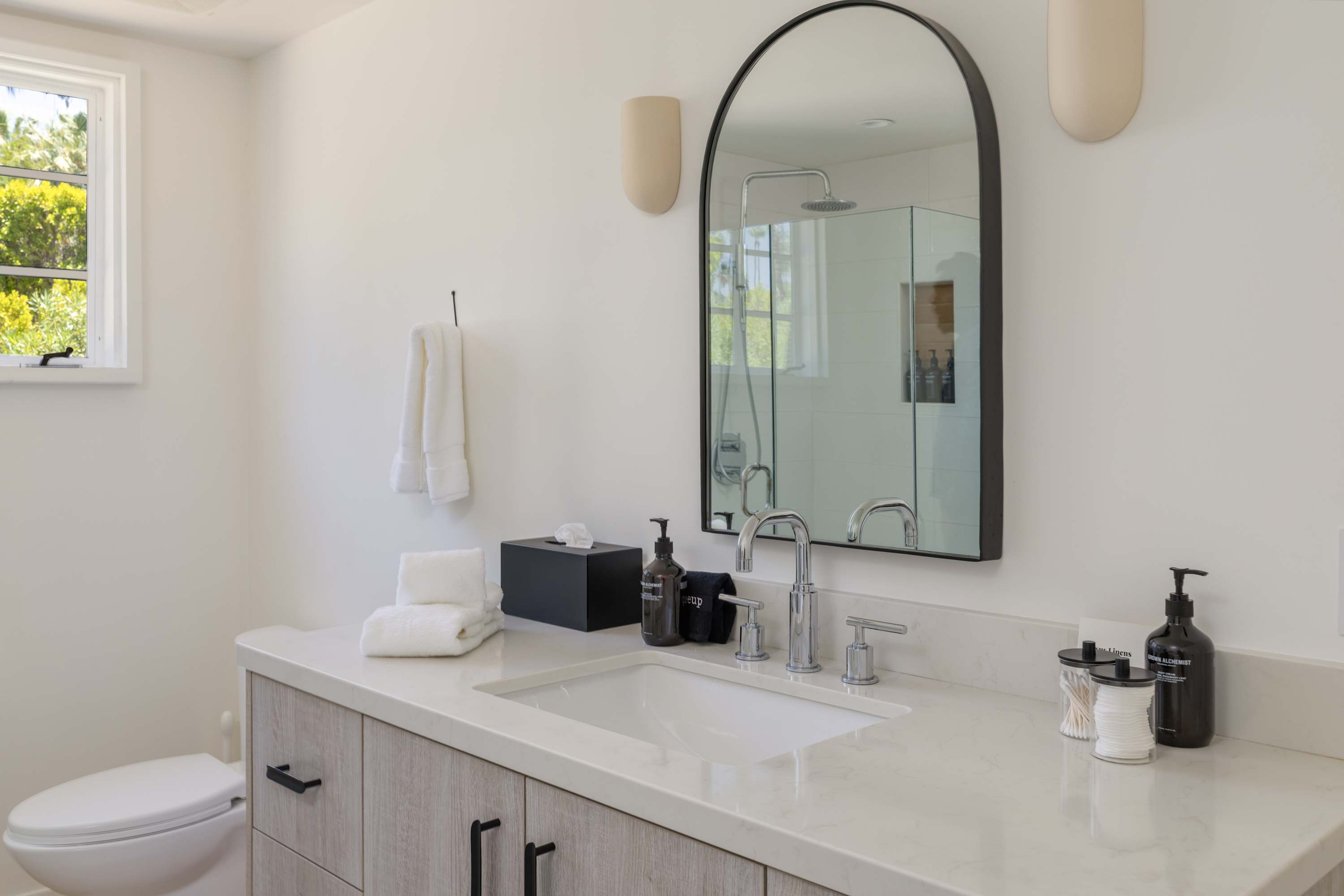 Bathroom 2 | San Simian in Palm Springs, California by Luxus Vacation Properties