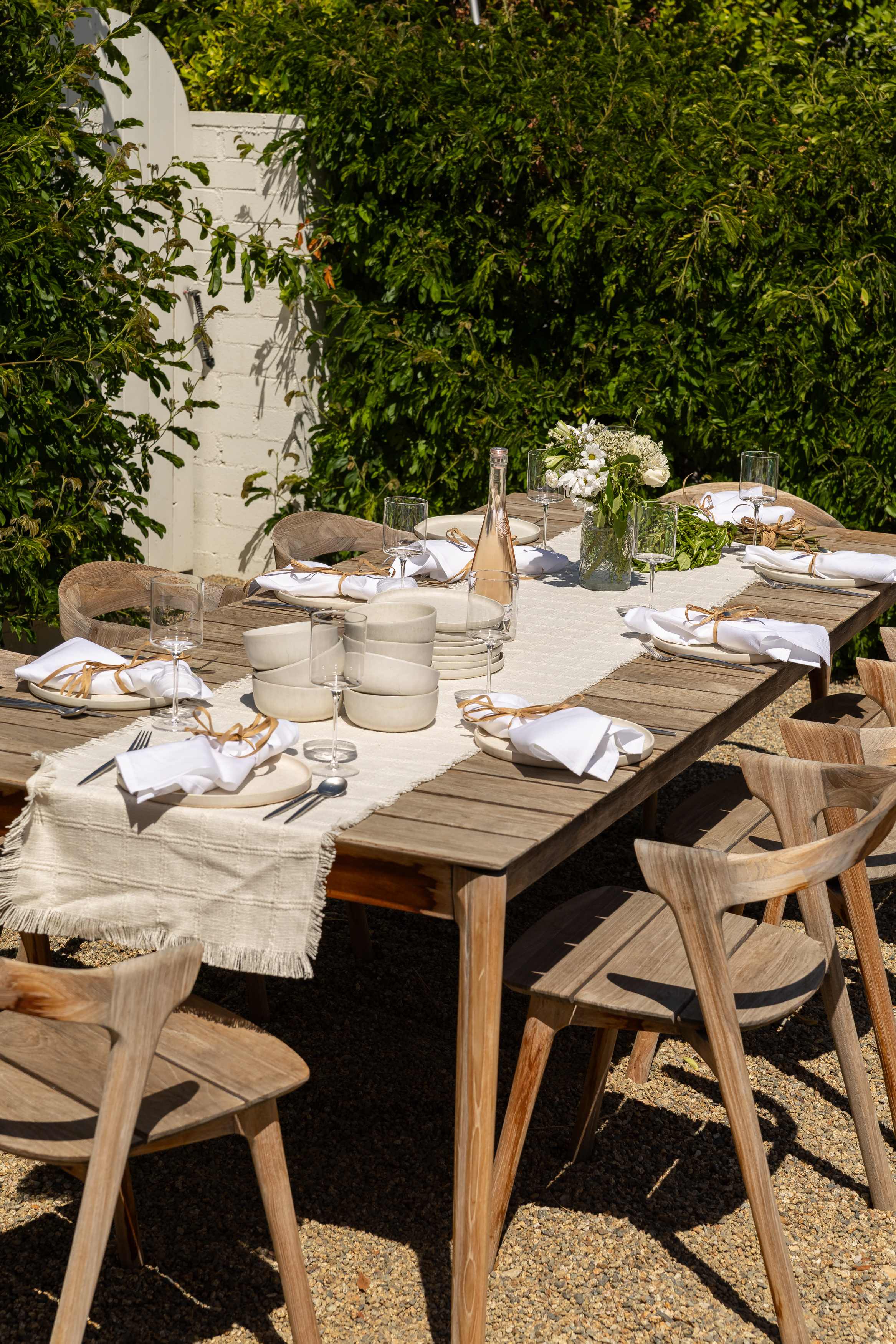 Backyard Dining | San Simian in Palm Springs, California by Luxus Vacation Properties