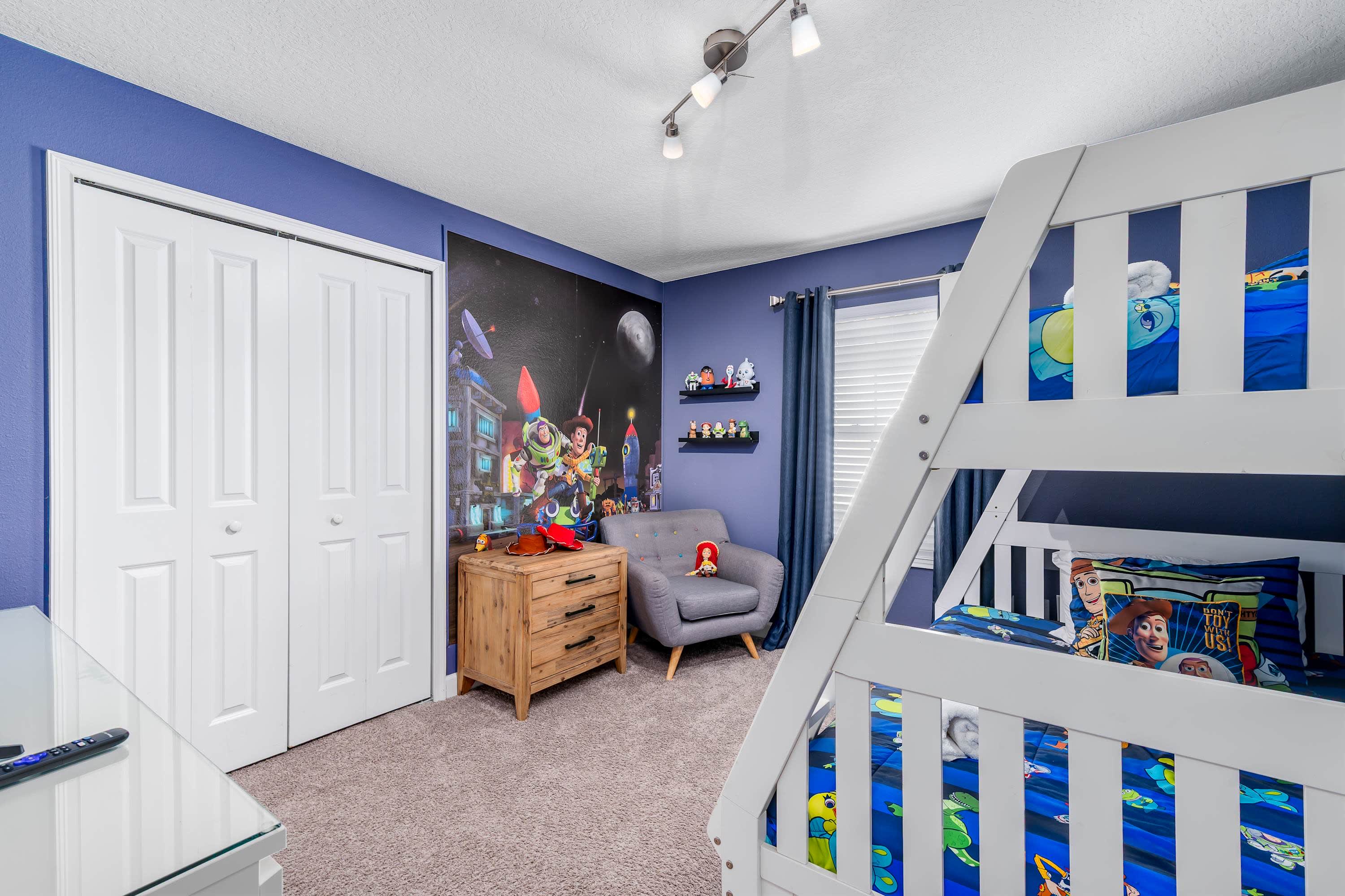 Spacious Pool Home Near Disney w/ Resort Access