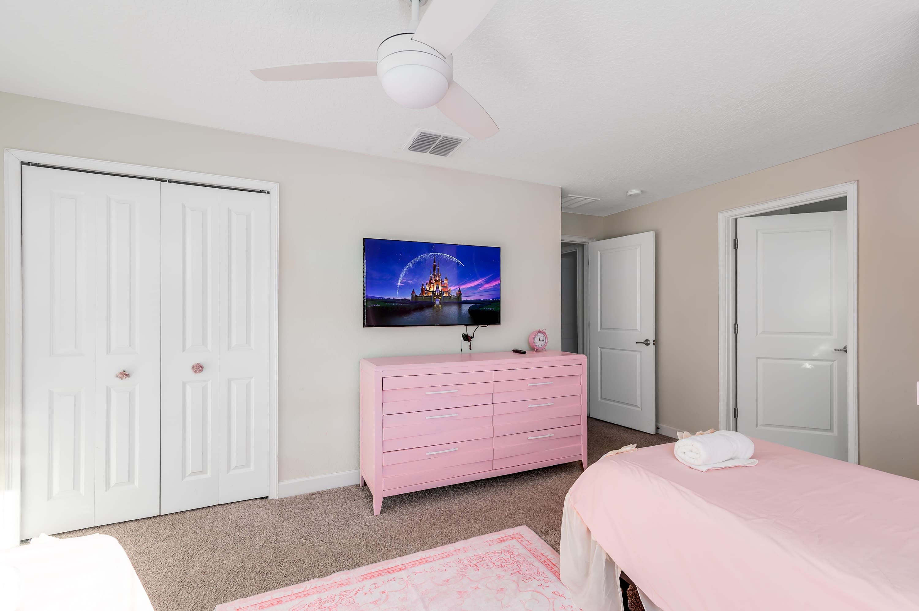 Spacious Pool Home Near Disney w/ Resort Access