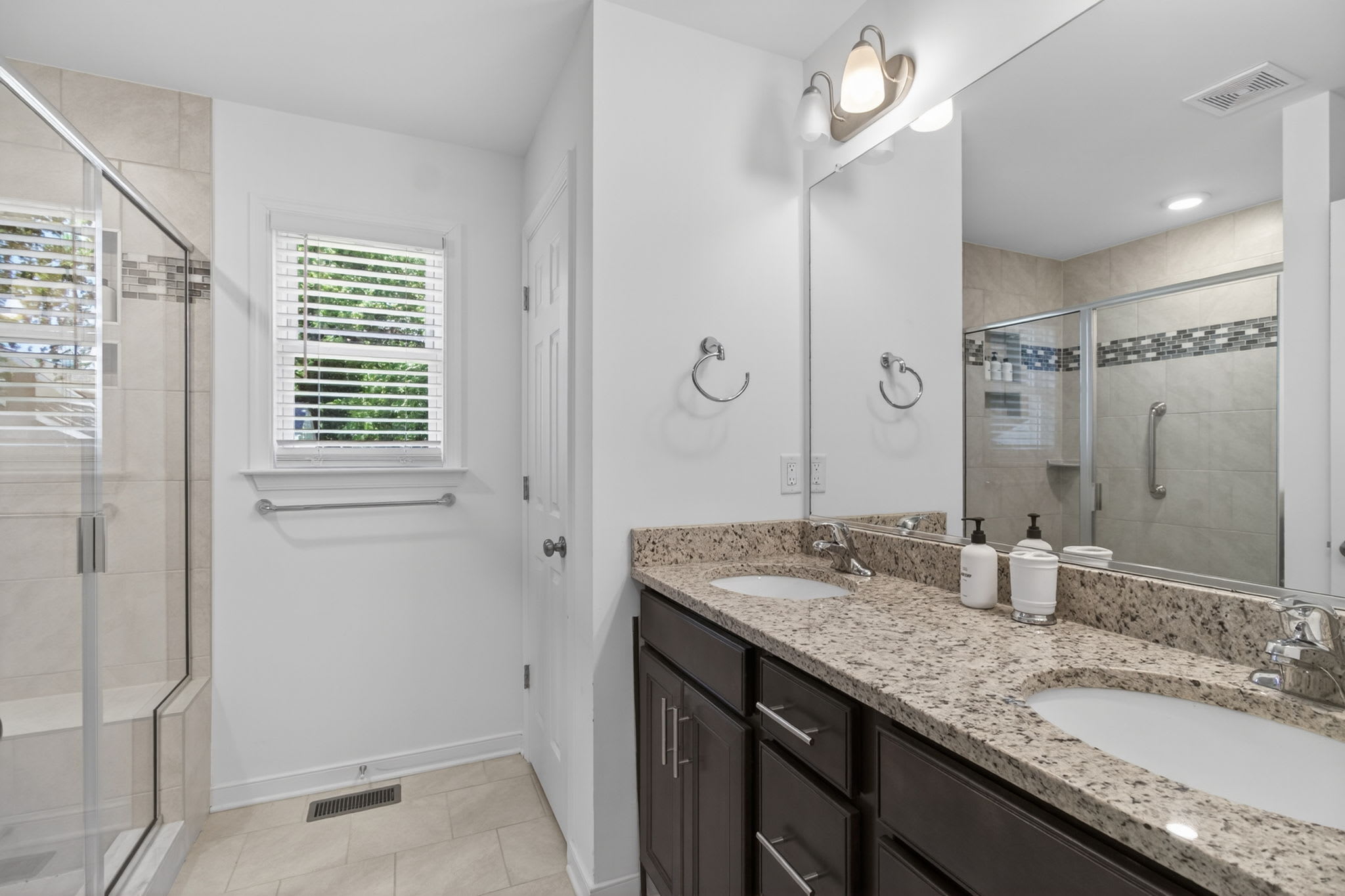 Ocean Breeze - Chesapeake Properties