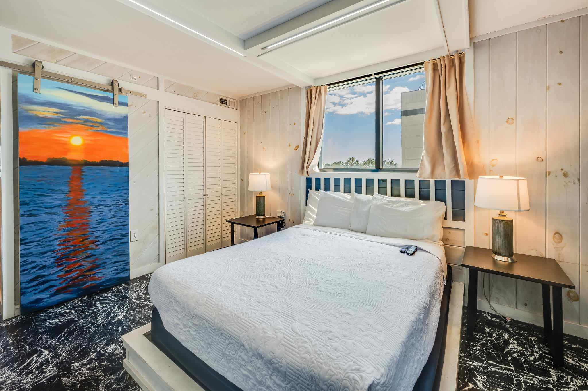 Meridian Plaza 204 - 1 Bedroom - Big Fish Rentals