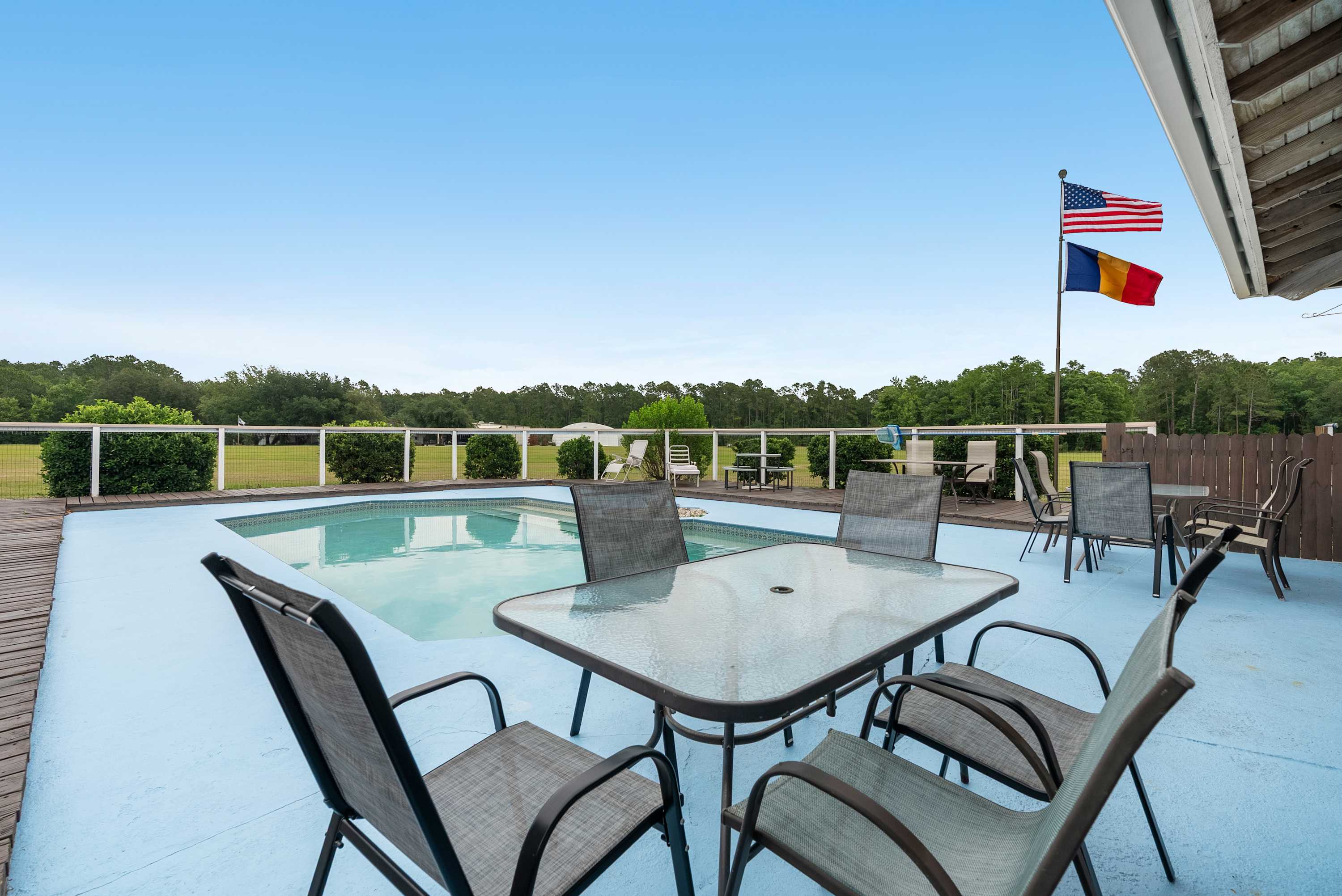 Unique Aviation Retreat at Seminole Lake Gliderport