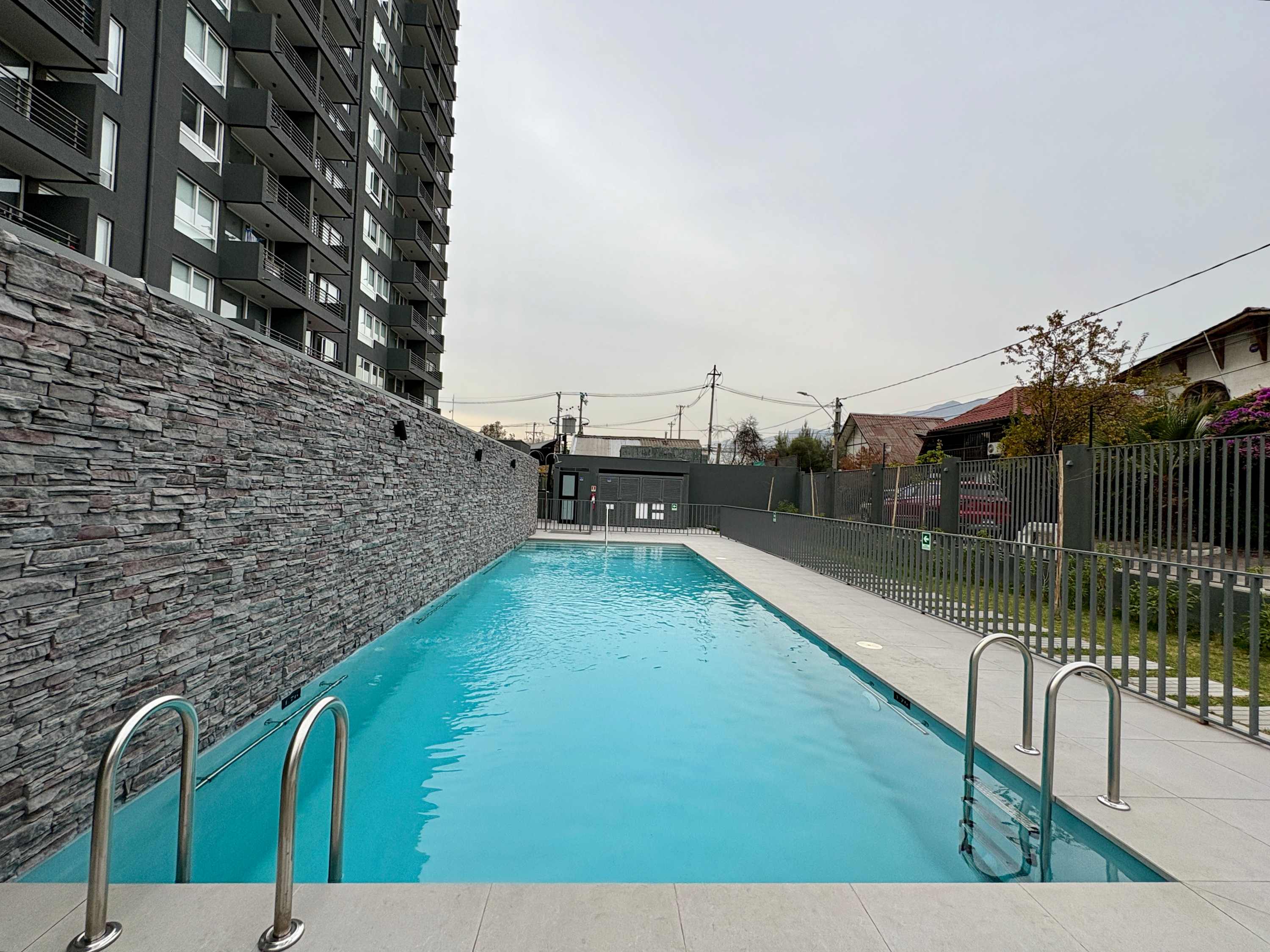 Urban Family Plaza Vespucio | Laundry Parking Pool