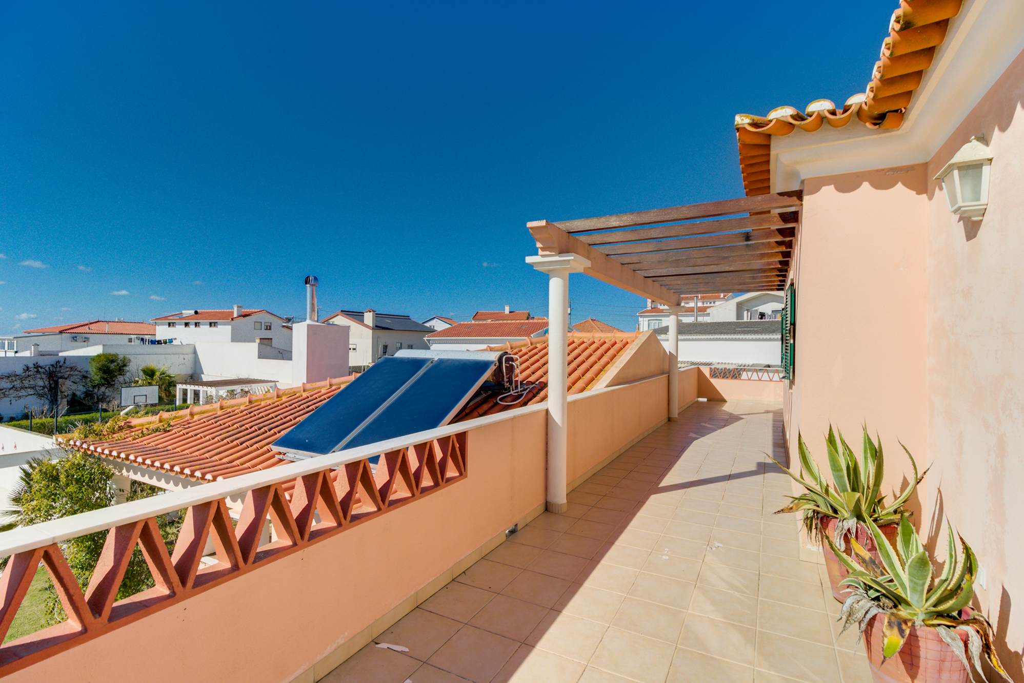 Luxury Coastal Villa with Heated Pool, Tennis Court & Ocean Views near