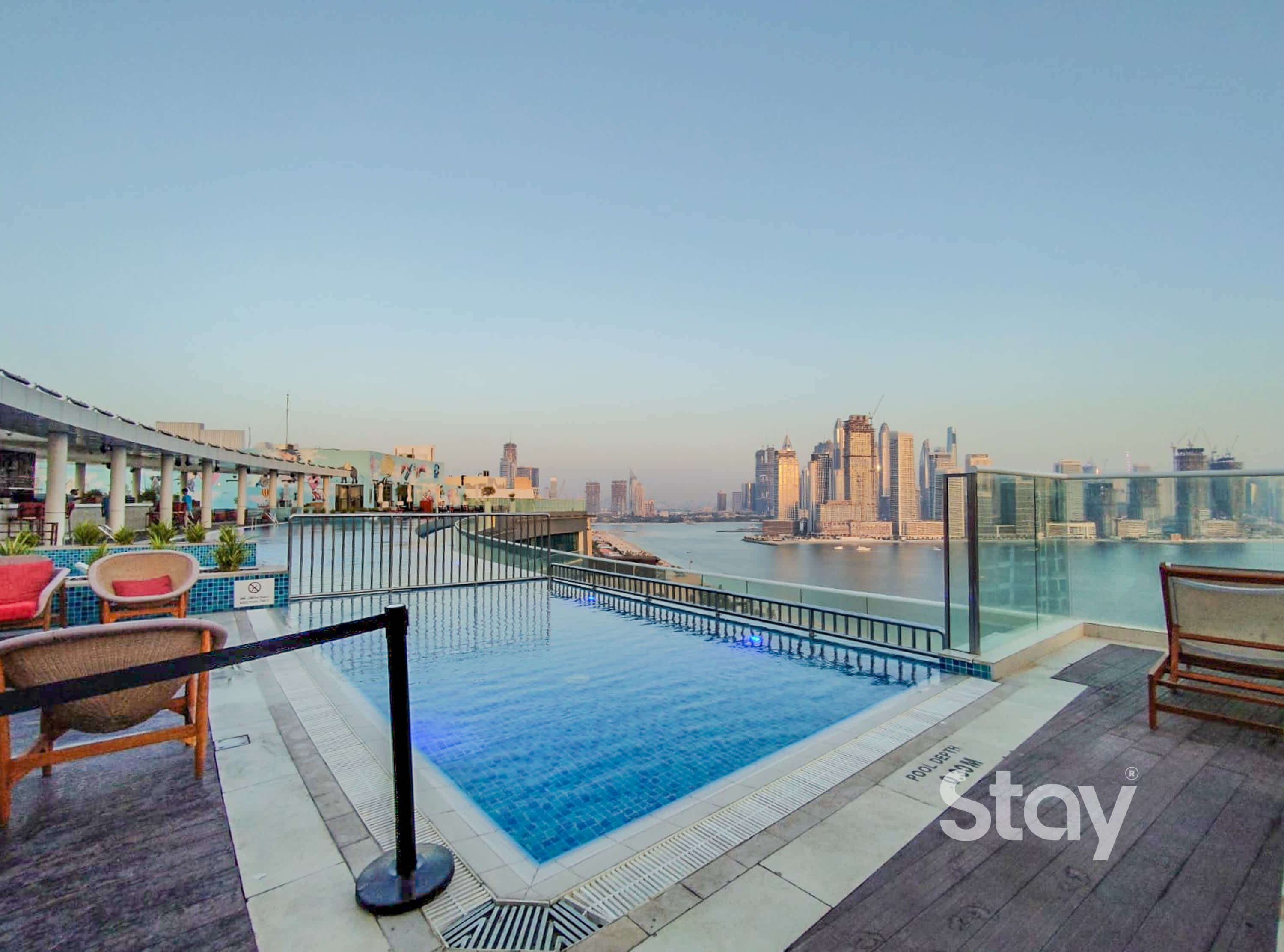 Live on the Palm: Studio + Pool, Seven Palm, Dubai