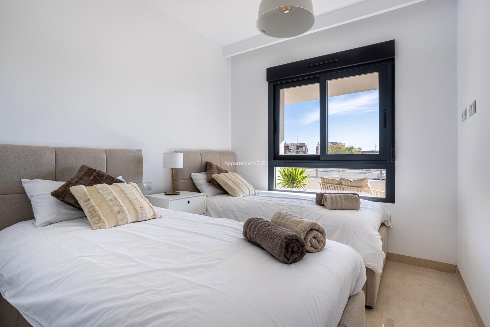 Calle Verdi 20, 03193 San Miguel de Salinas, Spain