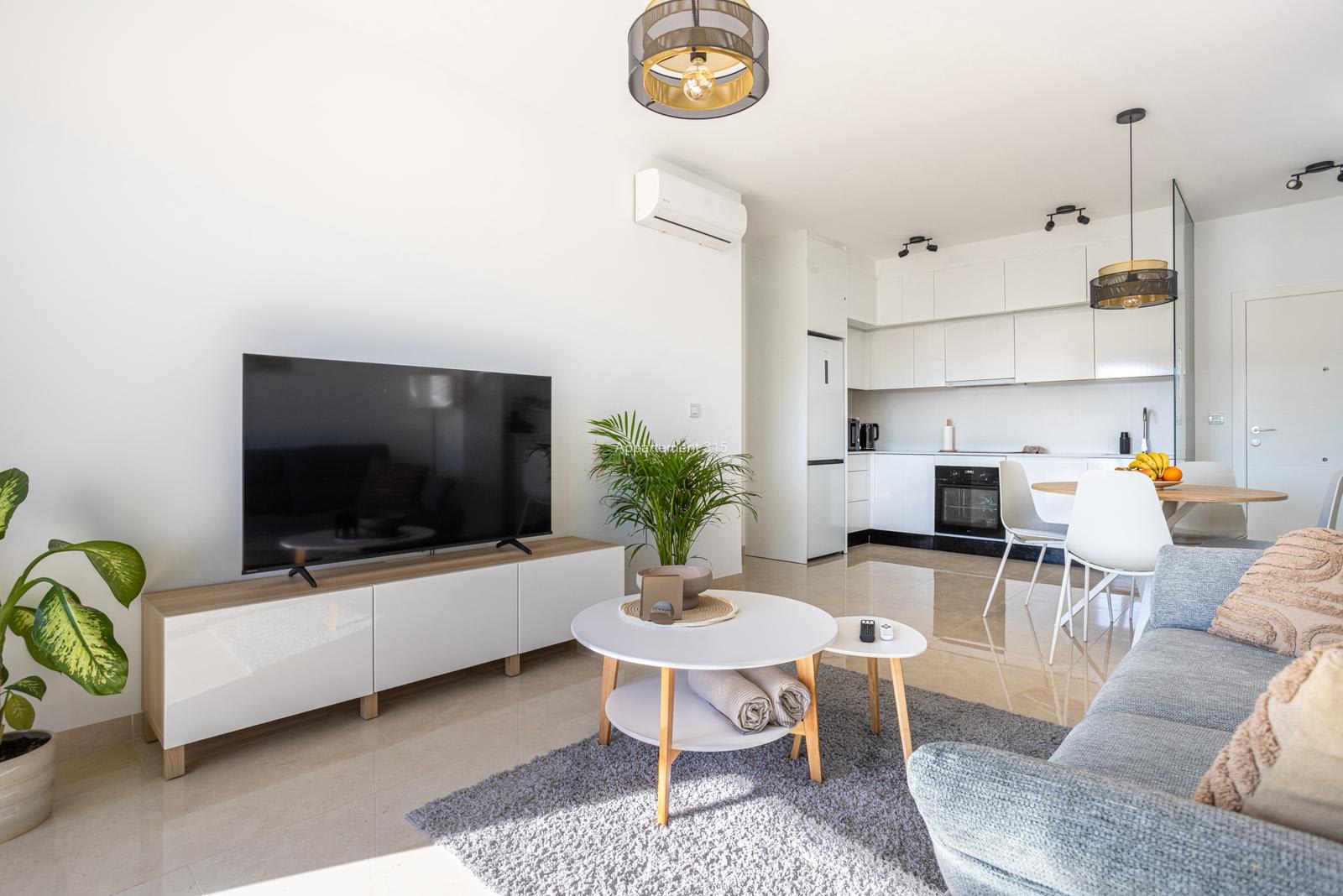 Calle Verdi 20, 03193 San Miguel de Salinas, Spain