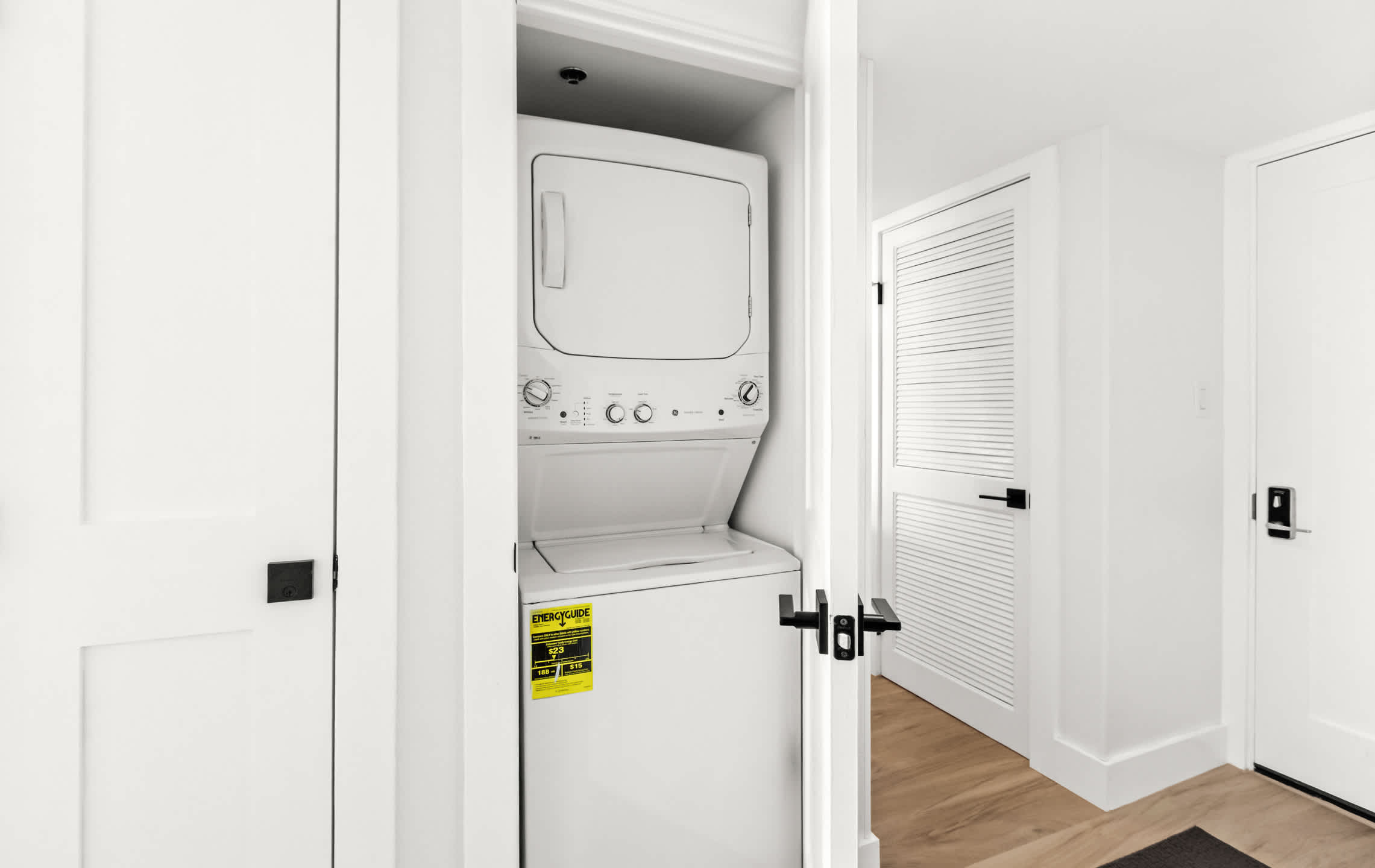One Seagrove Place 0908 | Photo 8