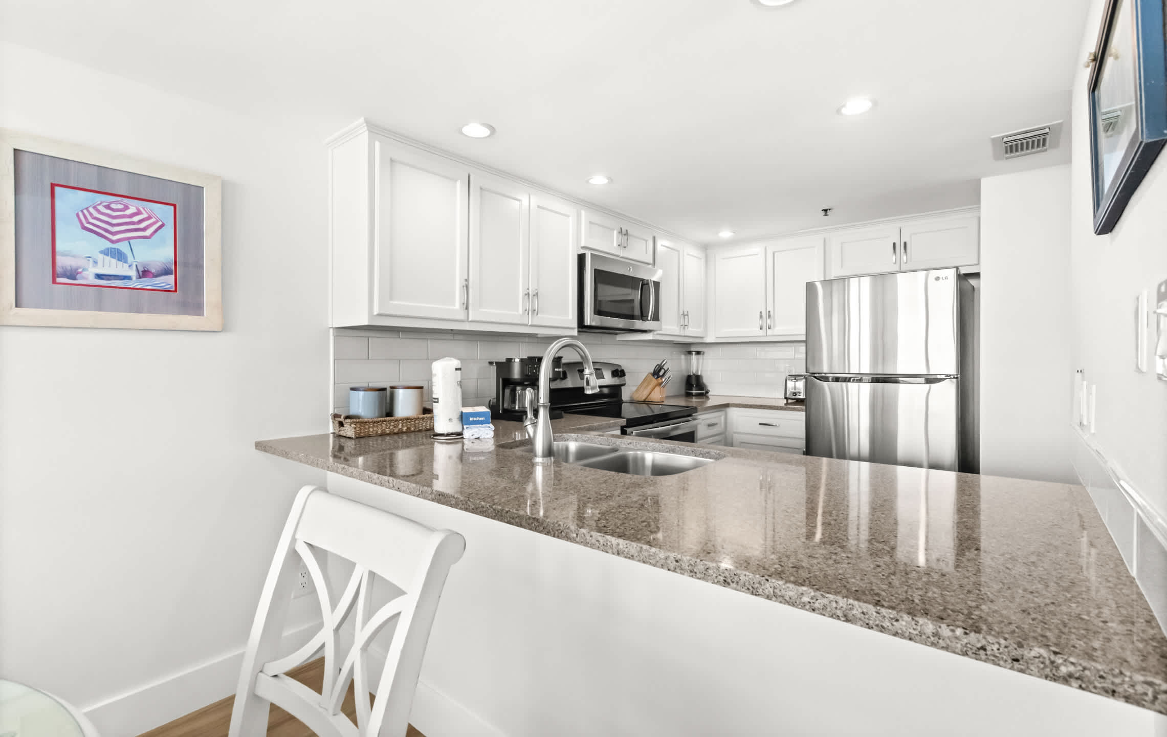 One Seagrove Place 0908 | Photo 10