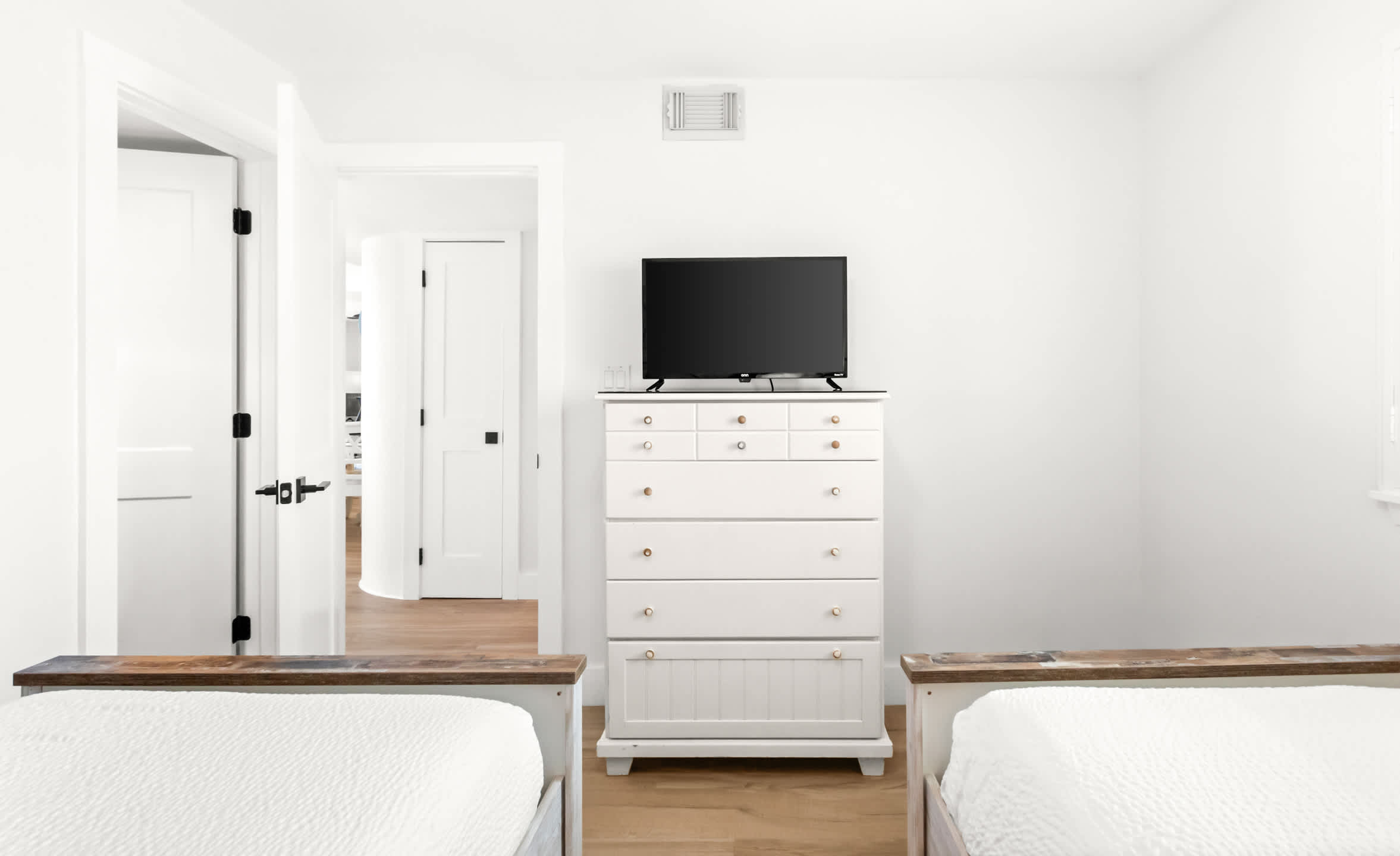 One Seagrove Place 0908 | Photo 17