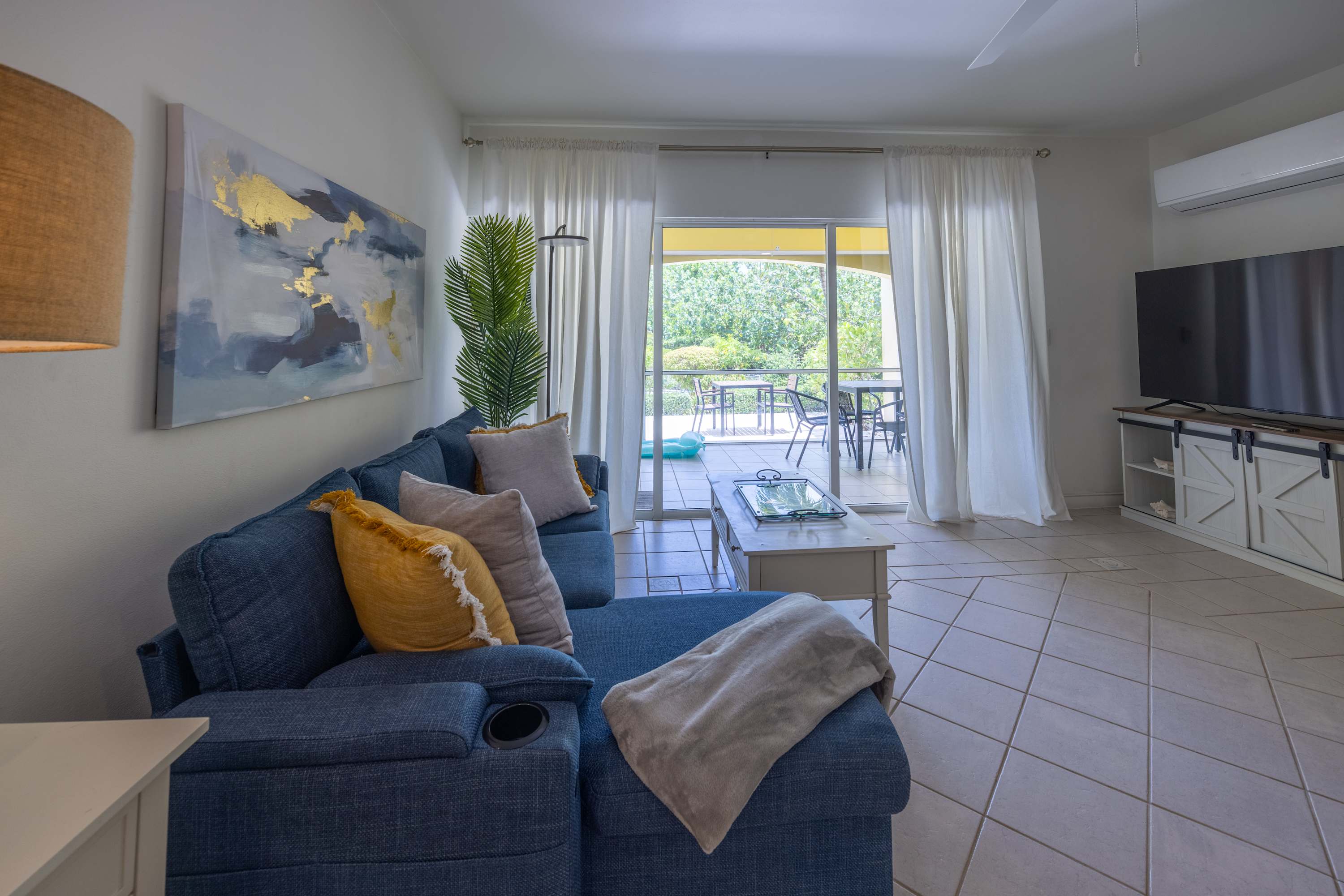 Grace Bay Condo with Pool and Patio Near Beach — Grace Bay — vacation rental