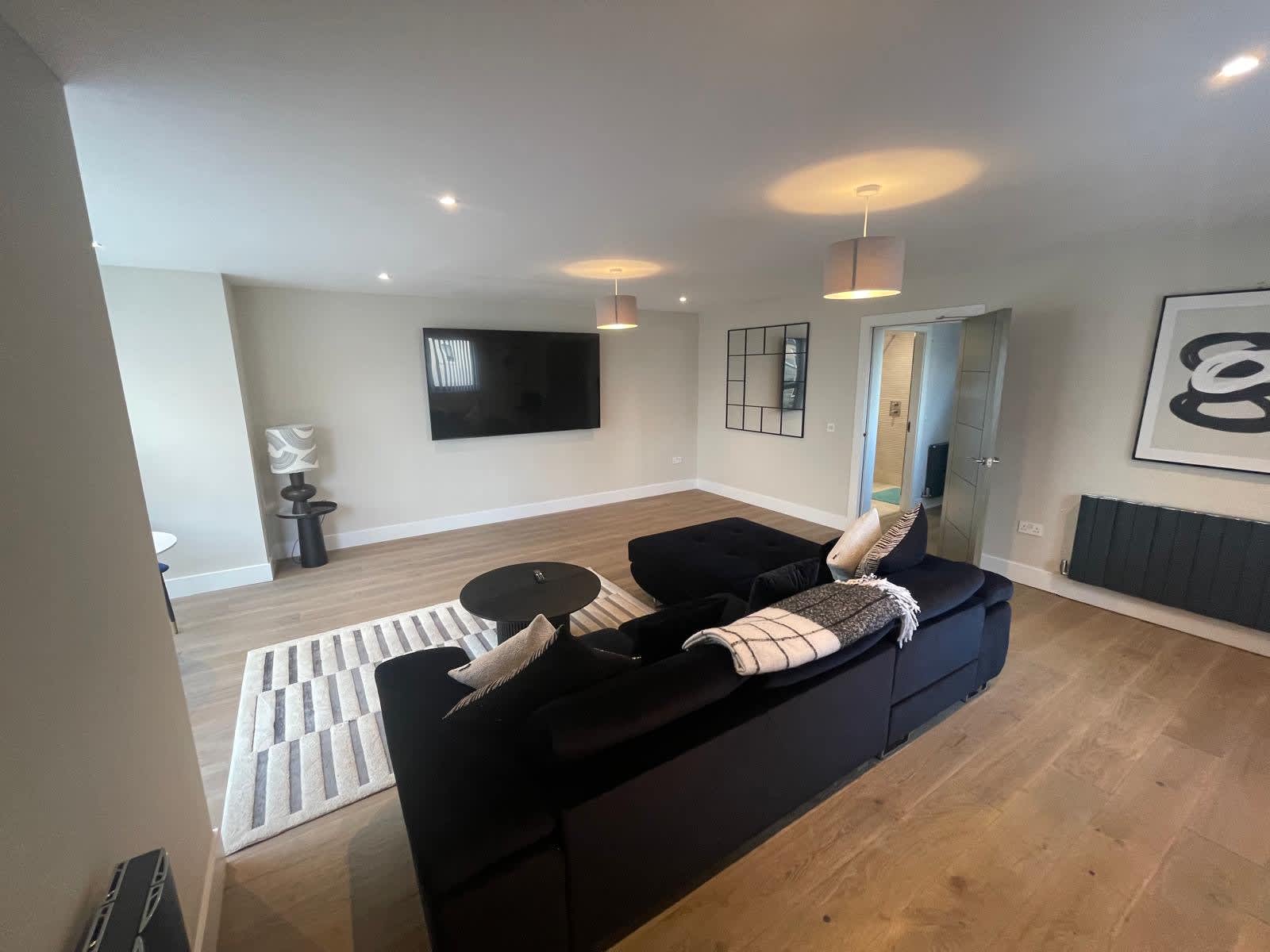 Spacious Family Home in Edinburgh with Private Garden in Belgrave Road 34 EH12 6NF - Property image 2 - VivreStays
