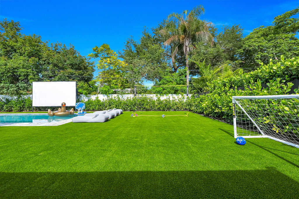New Luxury Villa Alana Private Pool, Movie Theatre - Photo 3