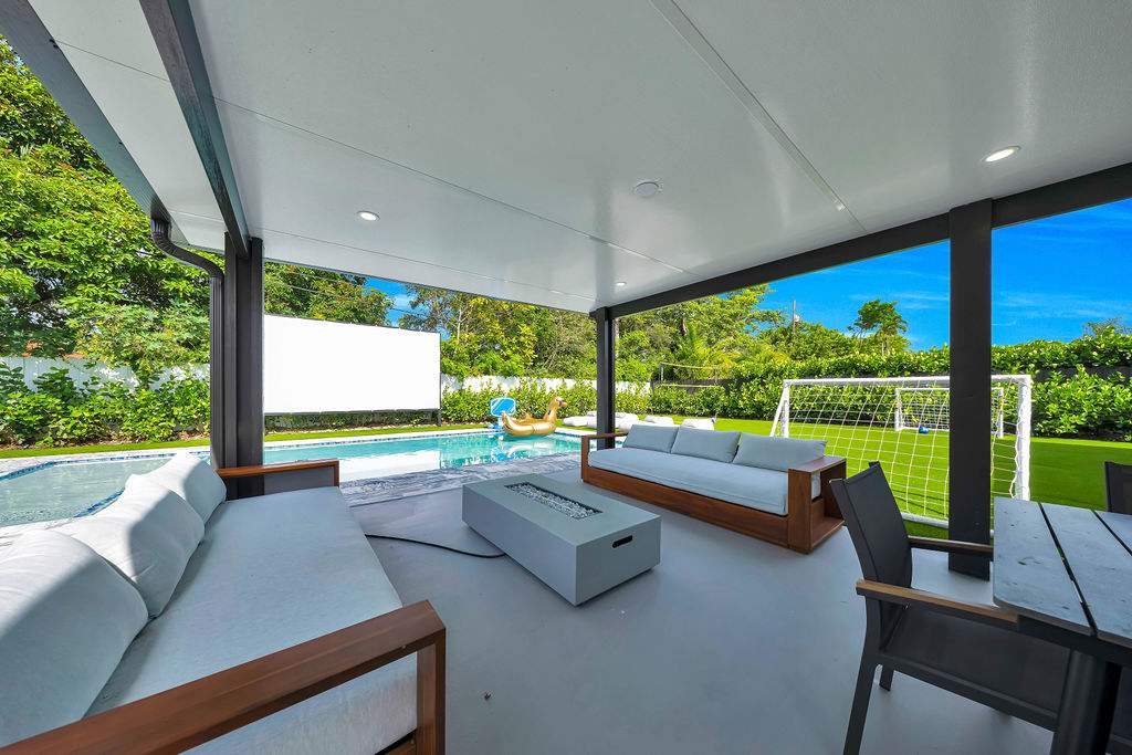 New Luxury Villa Alana Private Pool, Movie Theatre - Photo 2