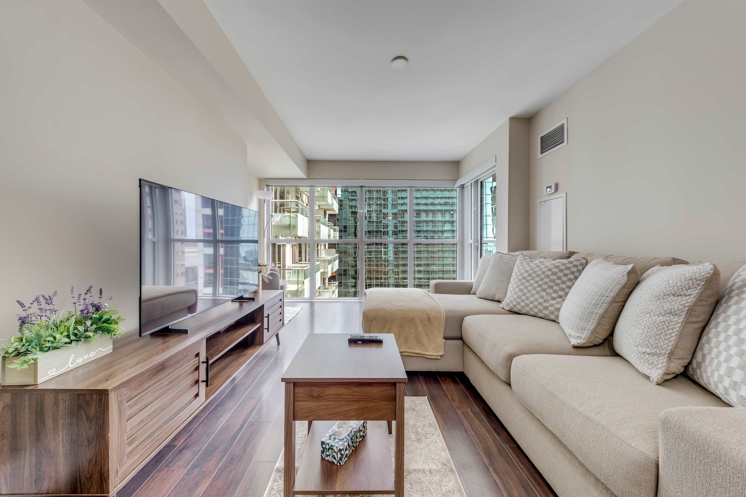 CN Serene Suite