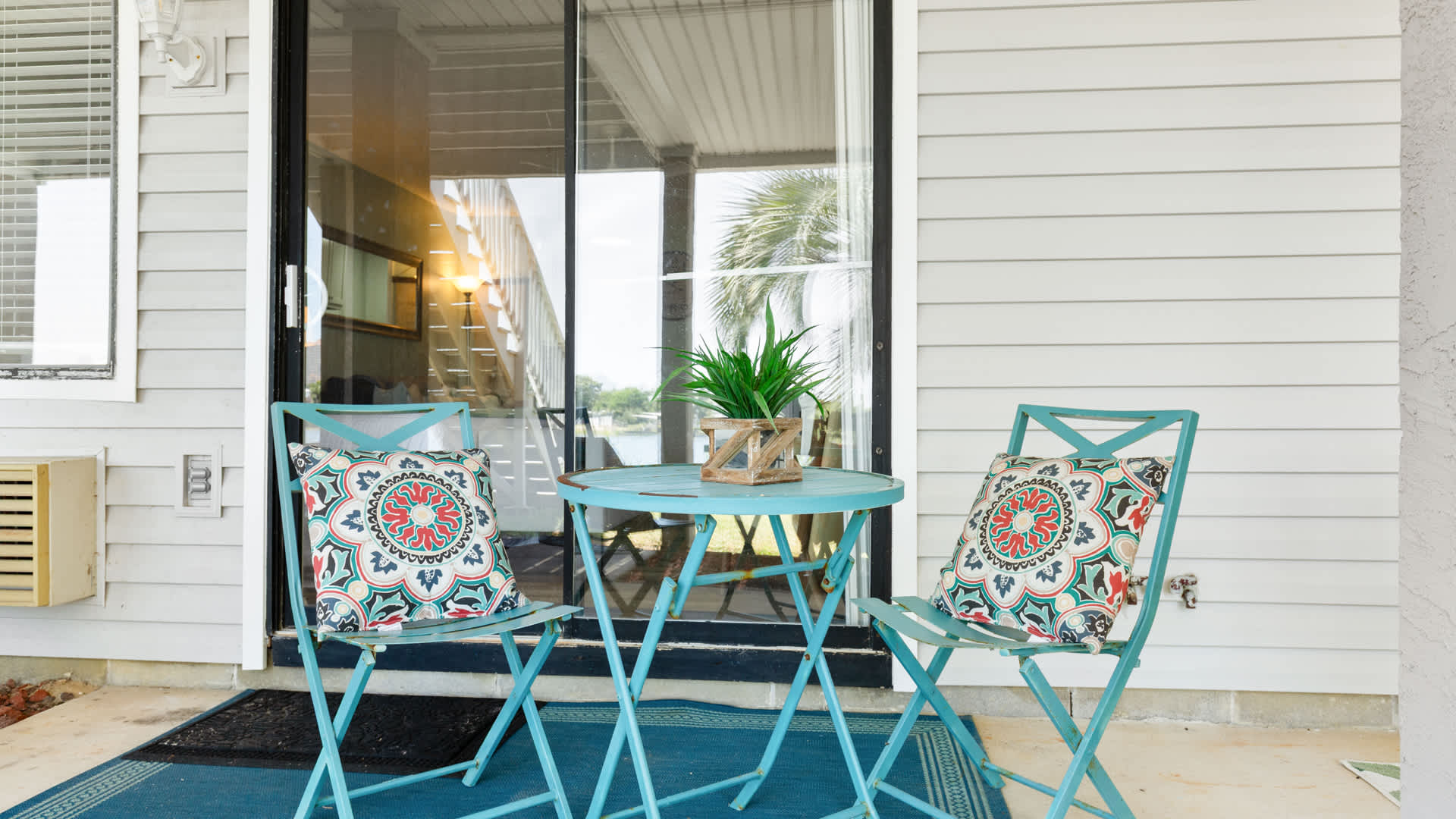 Outdoor comfort, vacation style