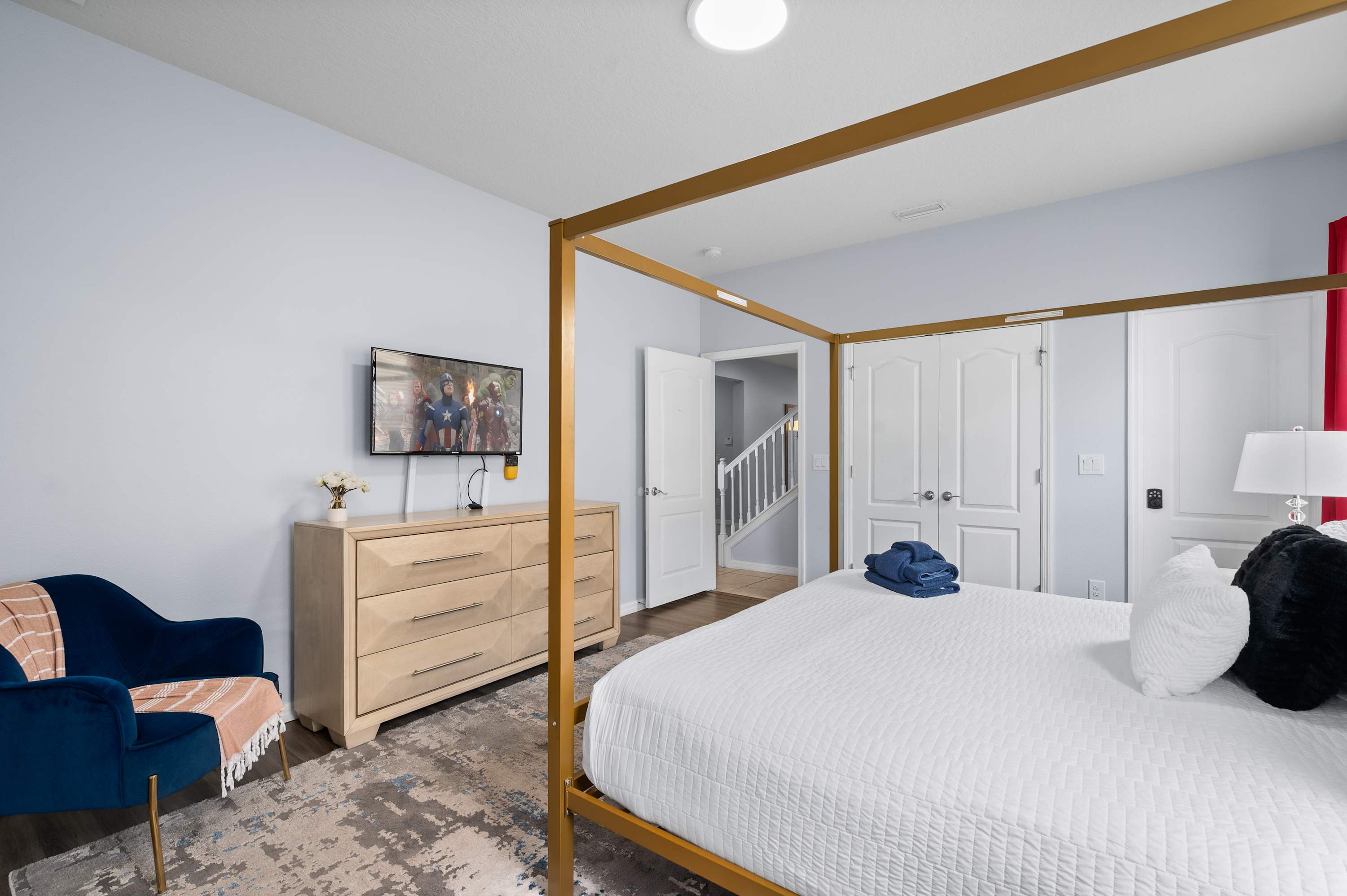 Family retreat near Disney & Universal w/ pool