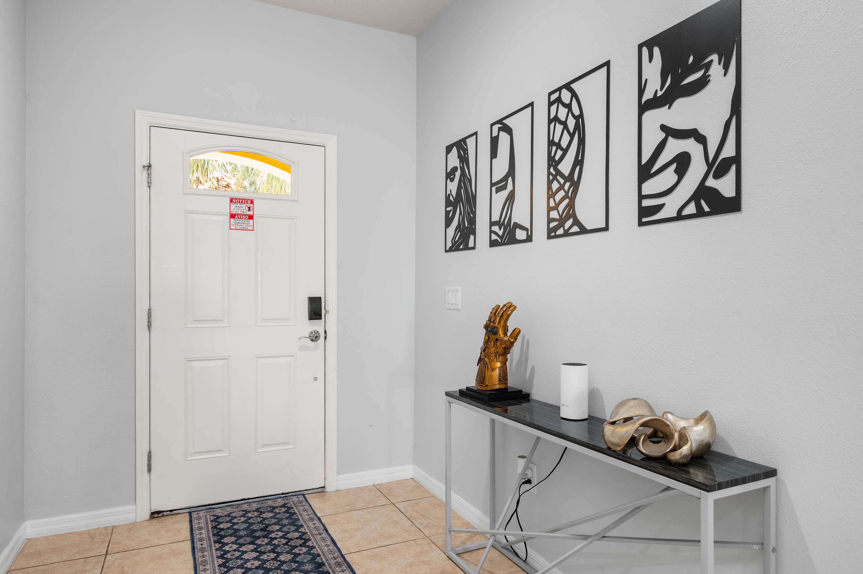 Family retreat near Disney & Universal w/ pool