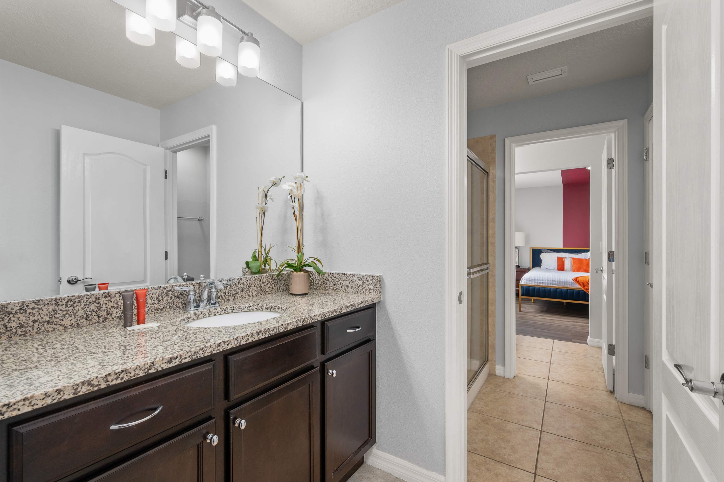 Family retreat near Disney & Universal w/ pool