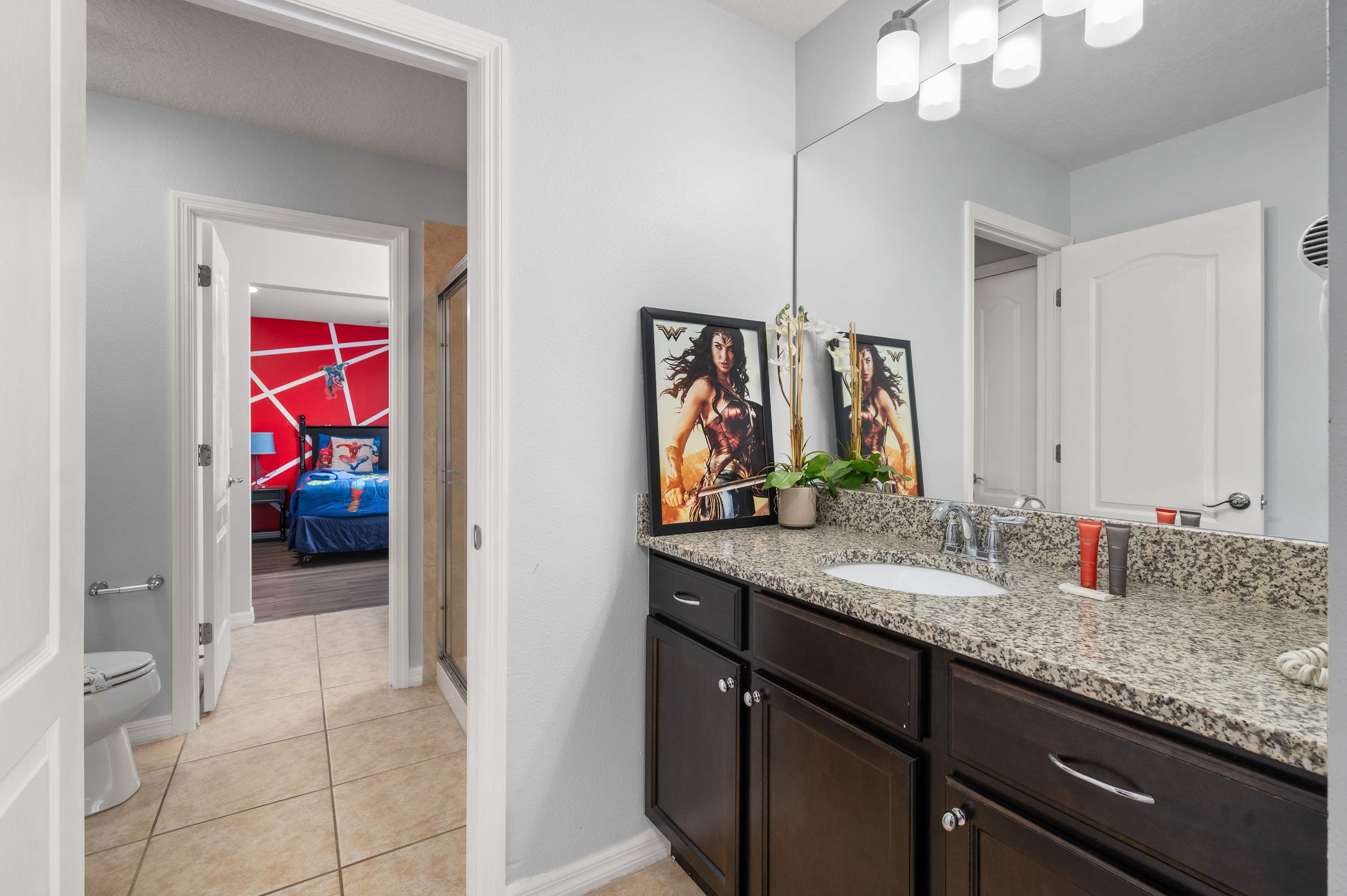 Family retreat near Disney & Universal w/ pool