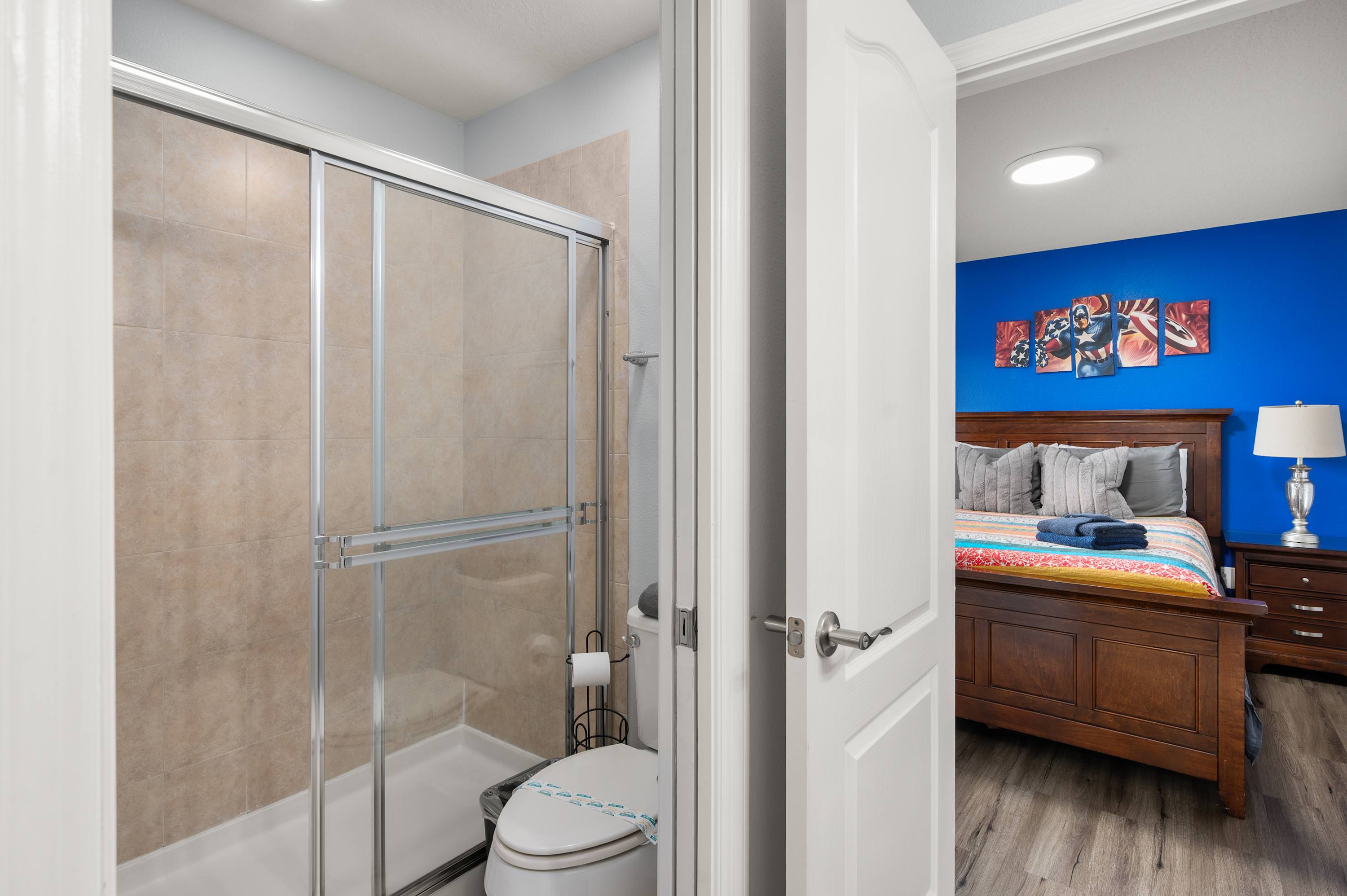 Family retreat near Disney & Universal w/ pool